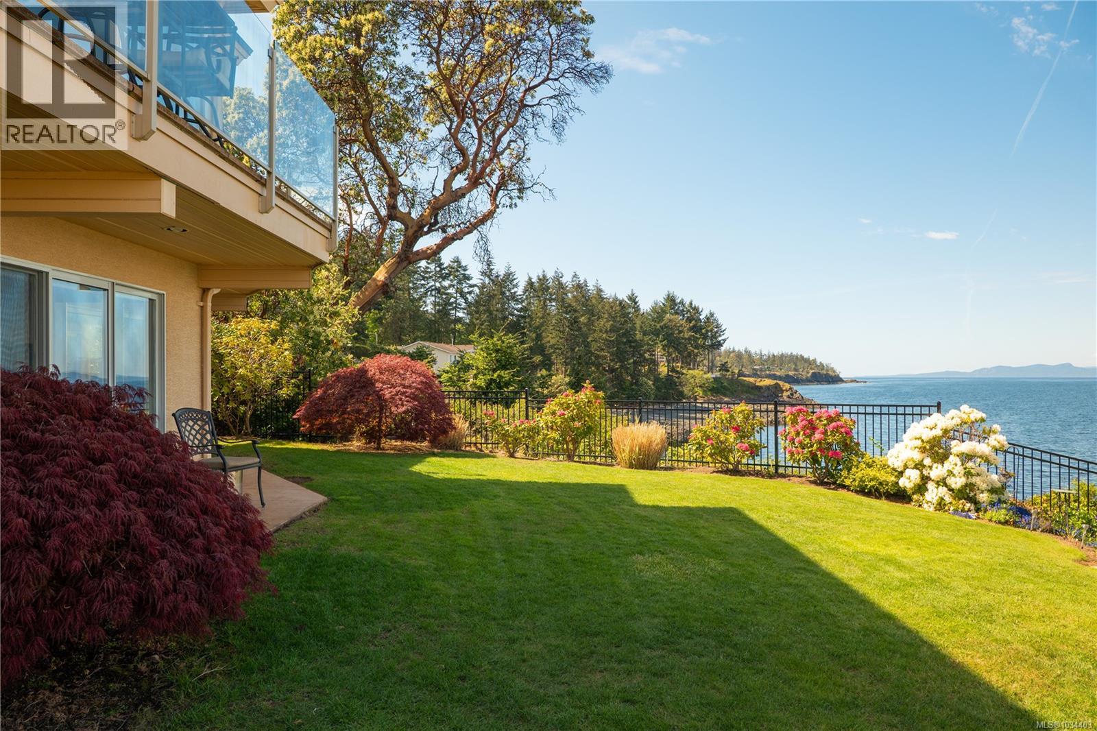 3097 Dolphin Dr - 83