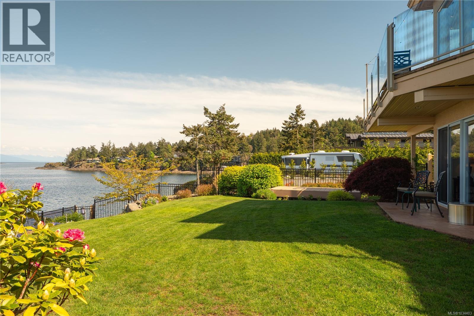 3097 Dolphin Dr - 85
