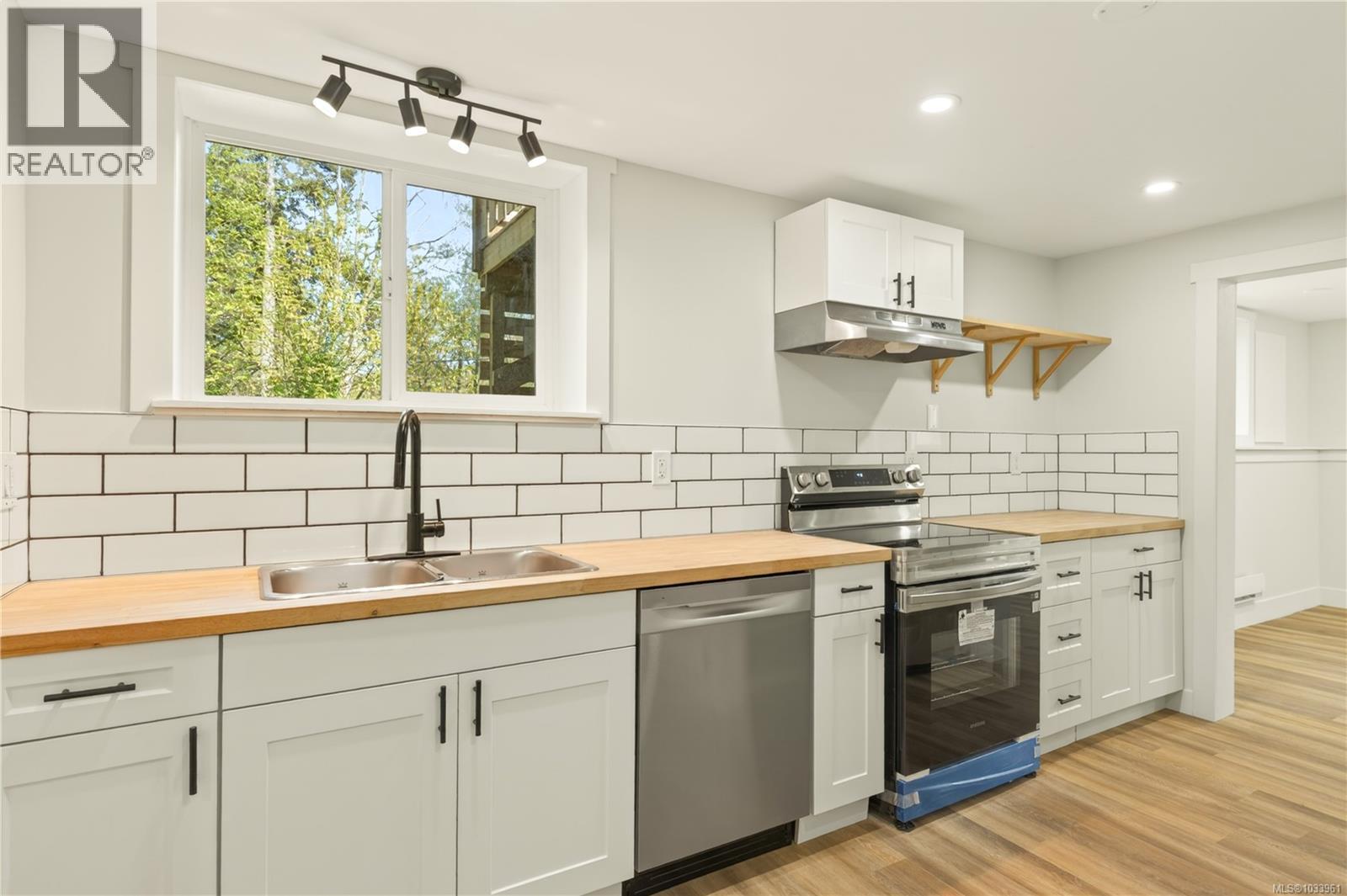 1441 White Rd - 51