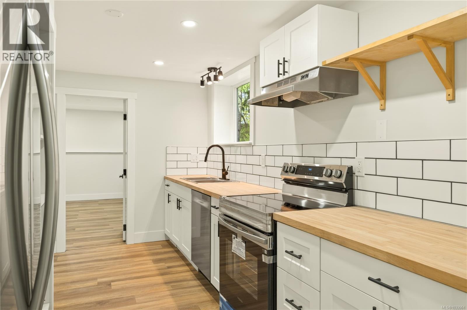 1441 White Rd - 53