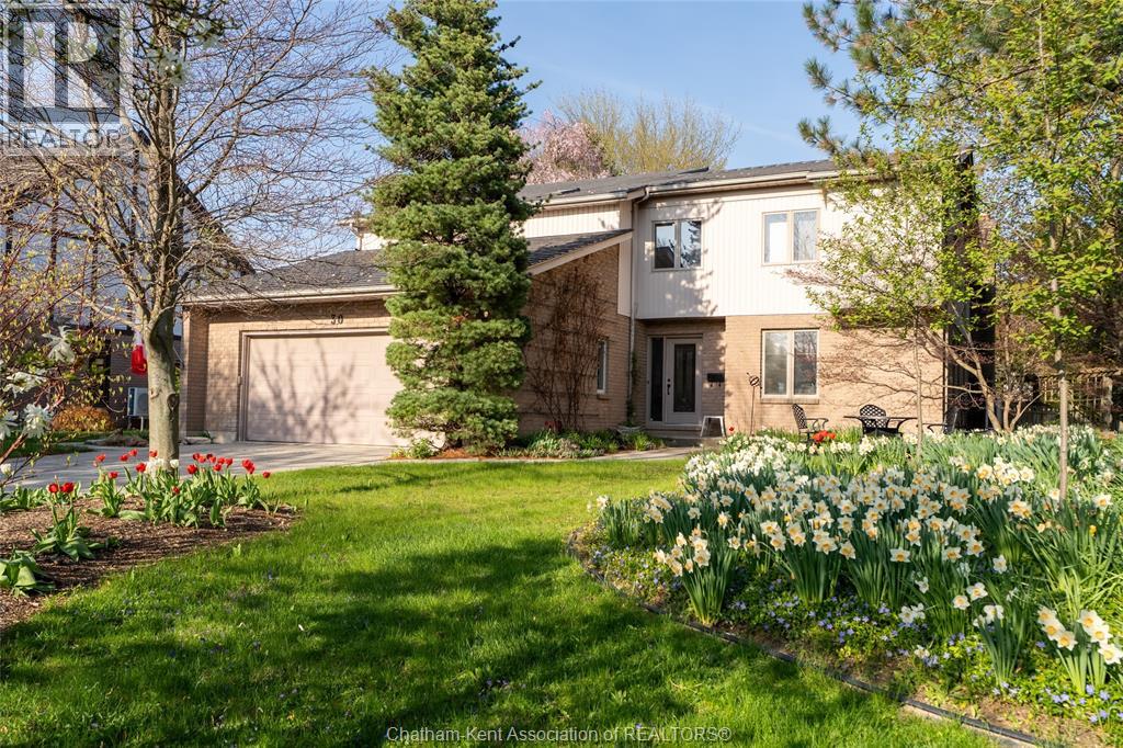 30 CRAMAR CRESCENT - 1