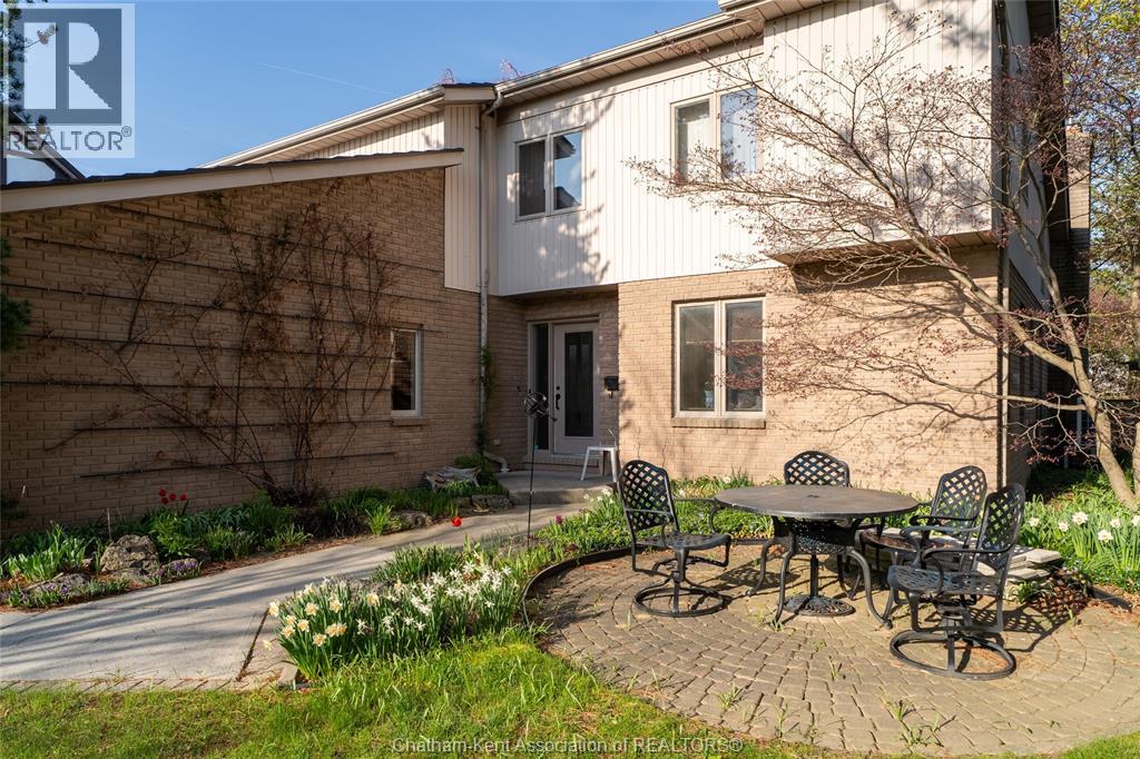 30 CRAMAR CRESCENT, Chatham, Ontario, N7M6G3 — Photo 3