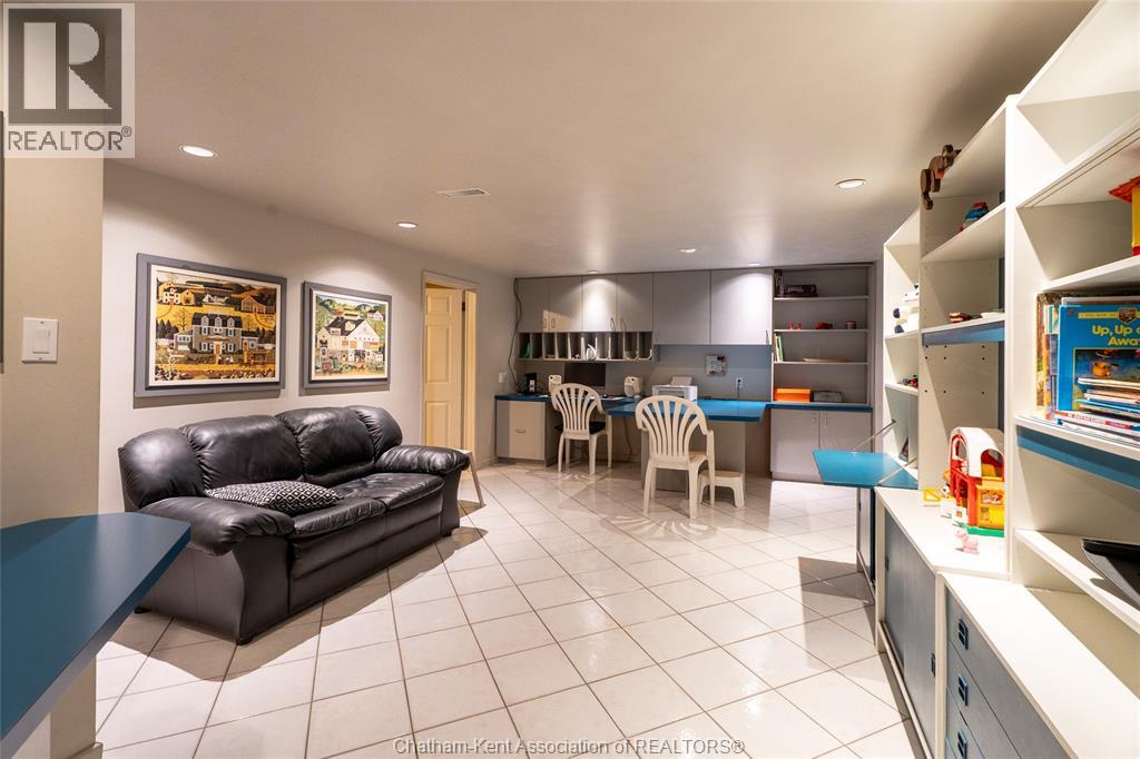 30 CRAMAR CRESCENT - 34