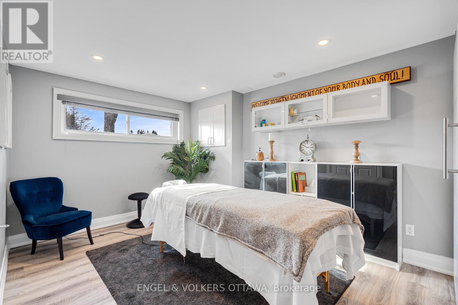 2437 HENRI MENARD COURT - 27