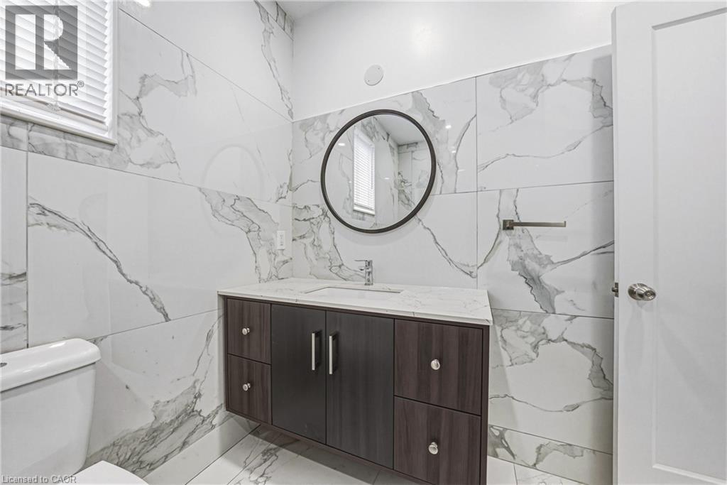 68 VANSITMART Avenue, Hamilton, Ontario, L8H3A5 — Photo 32