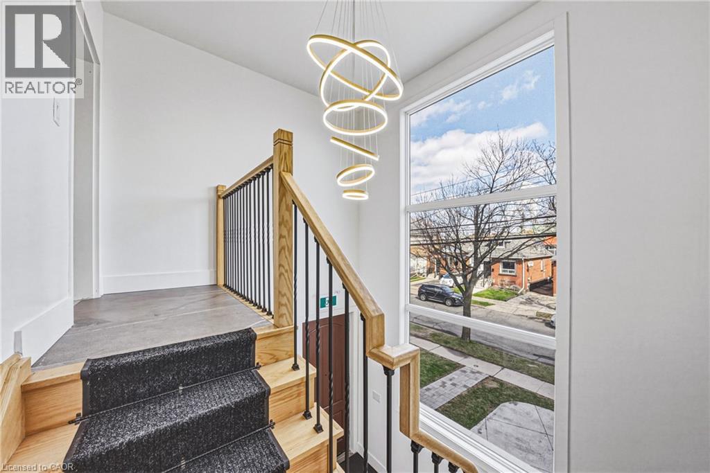 68 VANSITMART Avenue, Hamilton, Ontario, L8H3A5 — Photo 47