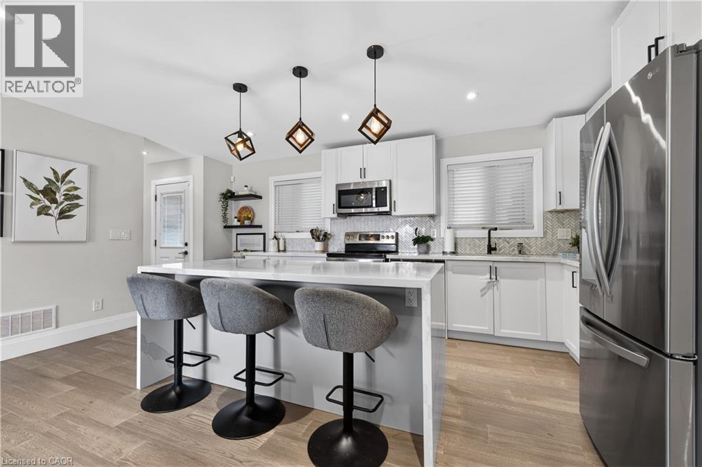 22 HAZELWOOD Avenue, Grimsby, Ontario, L3M1K1 — Photo 4
