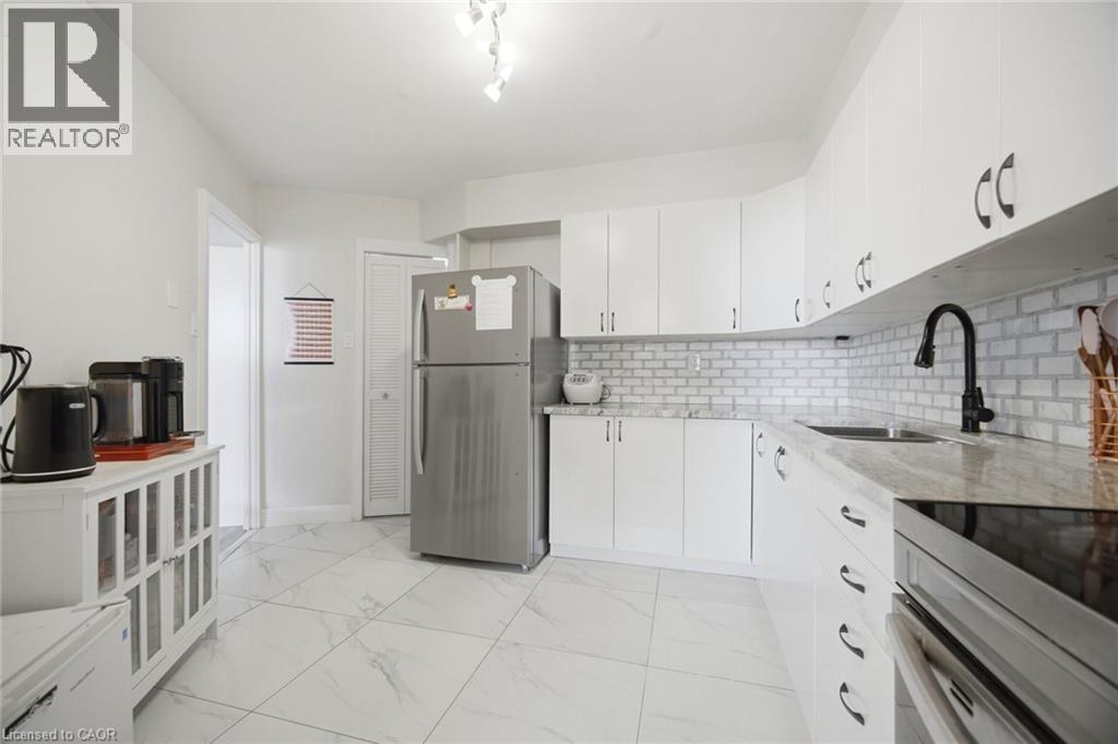 451 THE WEST MALL Unit# 815, Toronto, Ontario, M9C1G1 — Photo 13
