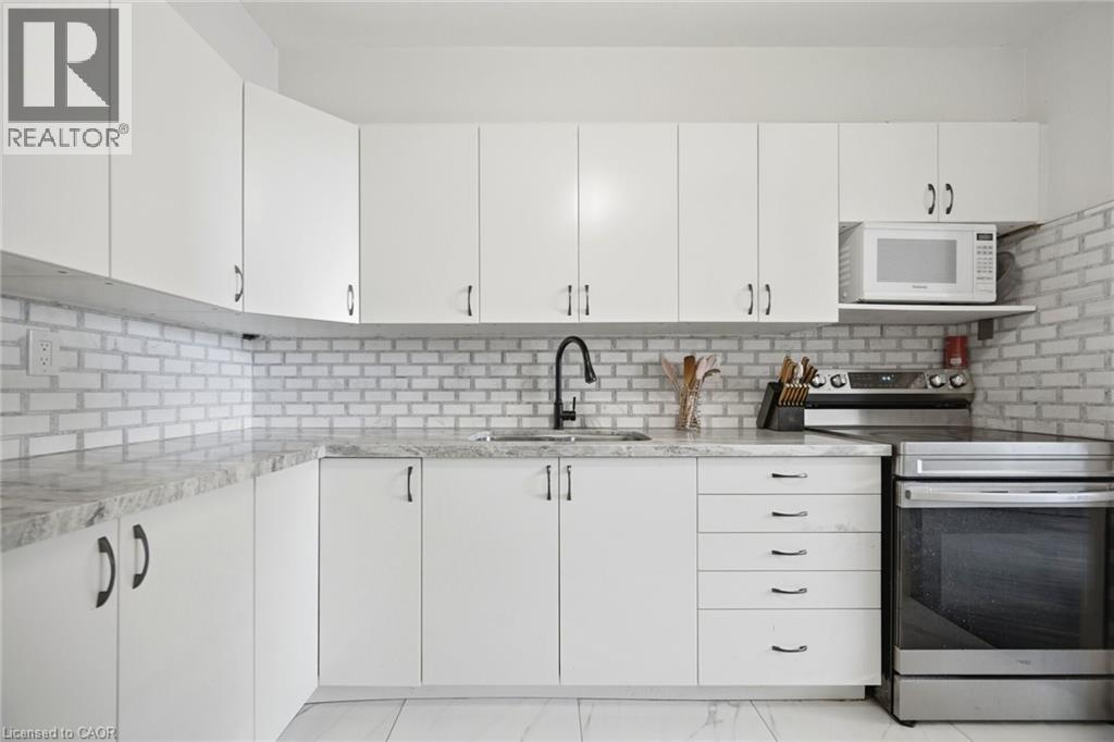 451 THE WEST MALL Unit# 815, Toronto, Ontario, M9C1G1 — Photo 15