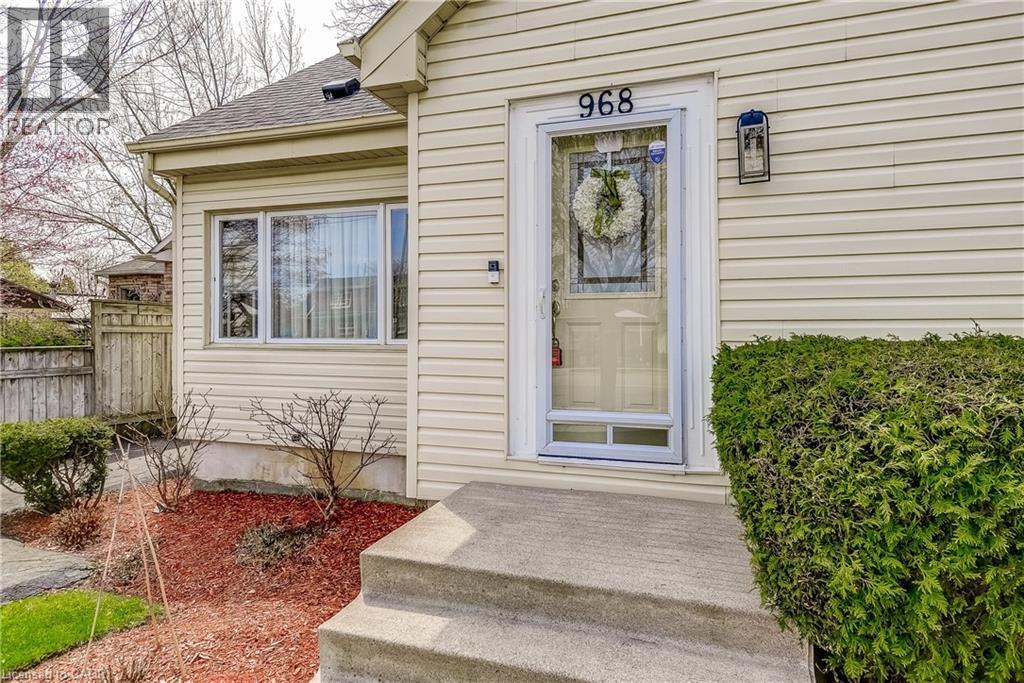 968 STONE CHURCH Road E, Hamilton, Ontario, L8W1B1 — Photo 3