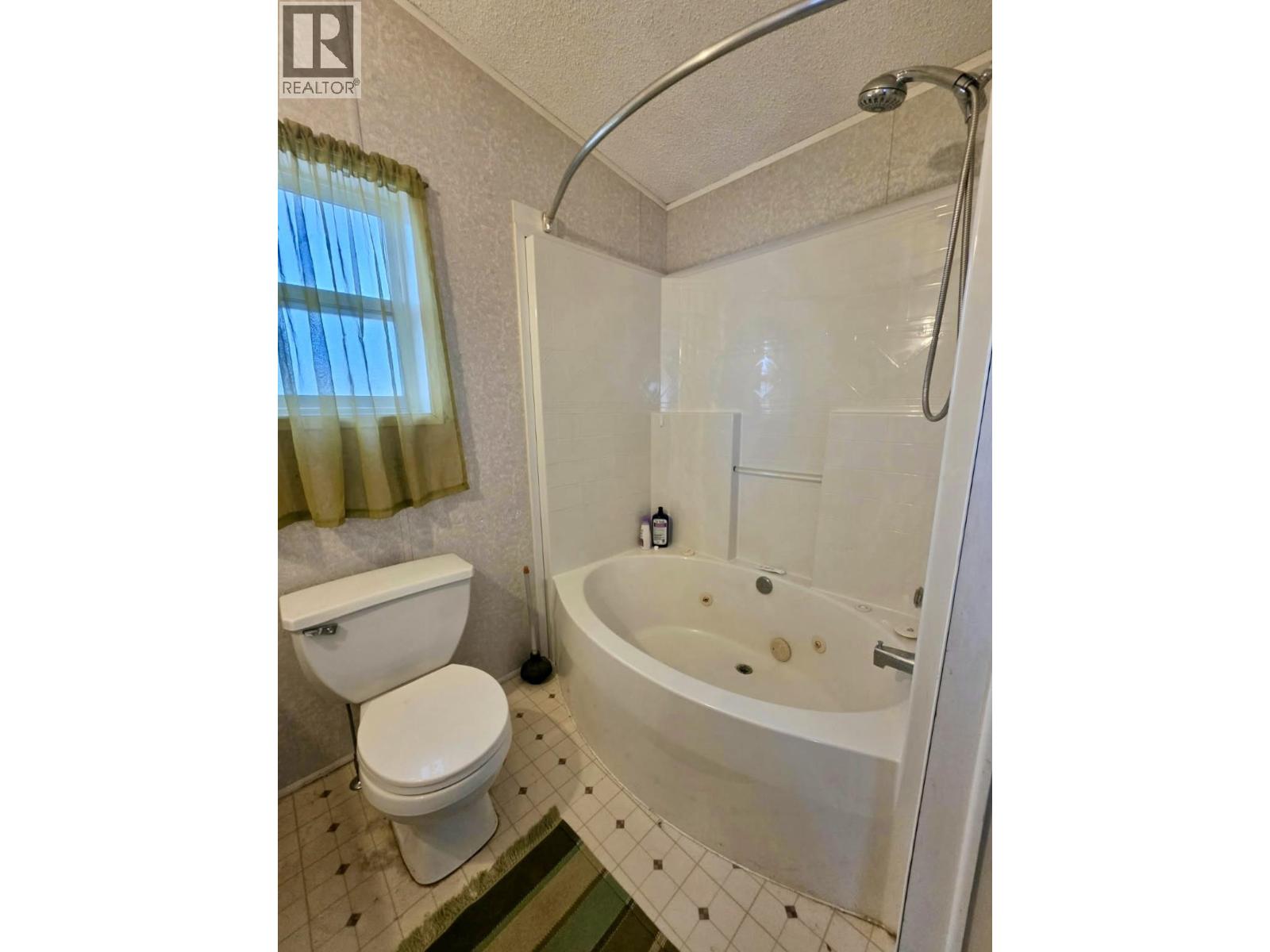 4707 49 AVENUE - 10