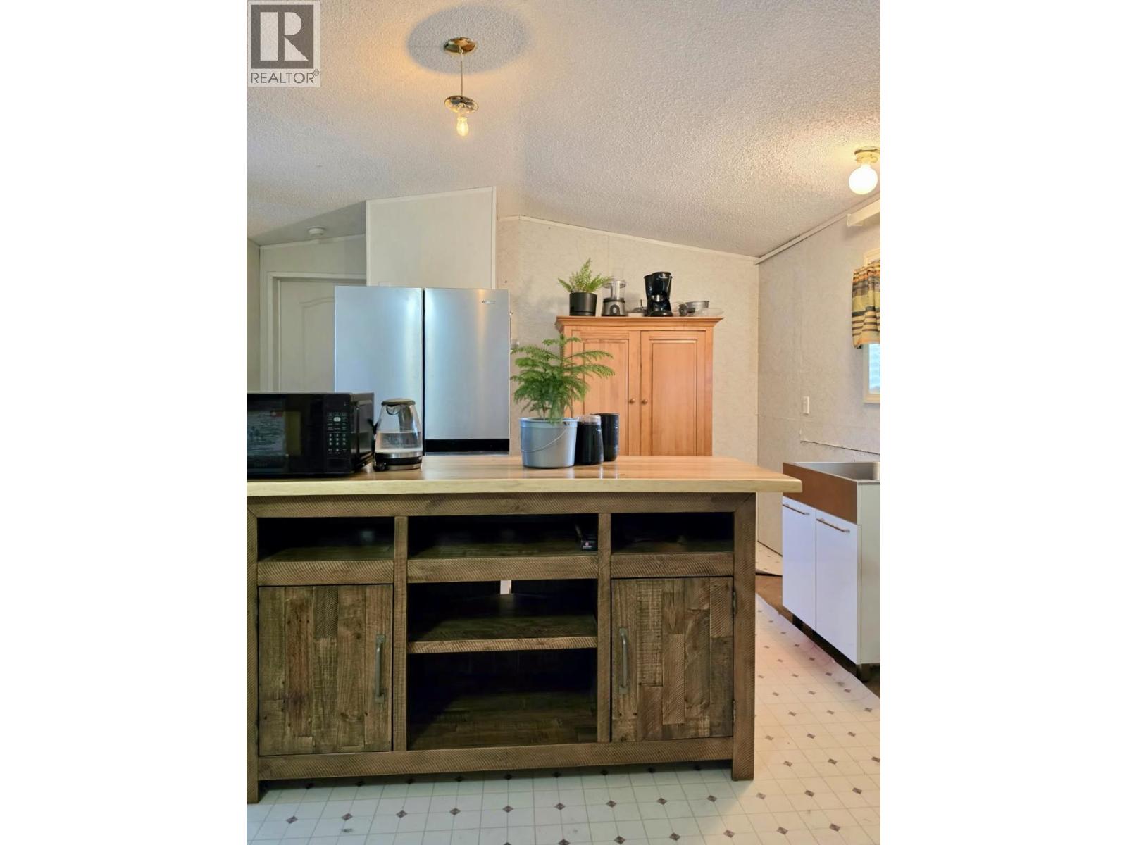 4707 49 AVENUE - 7
