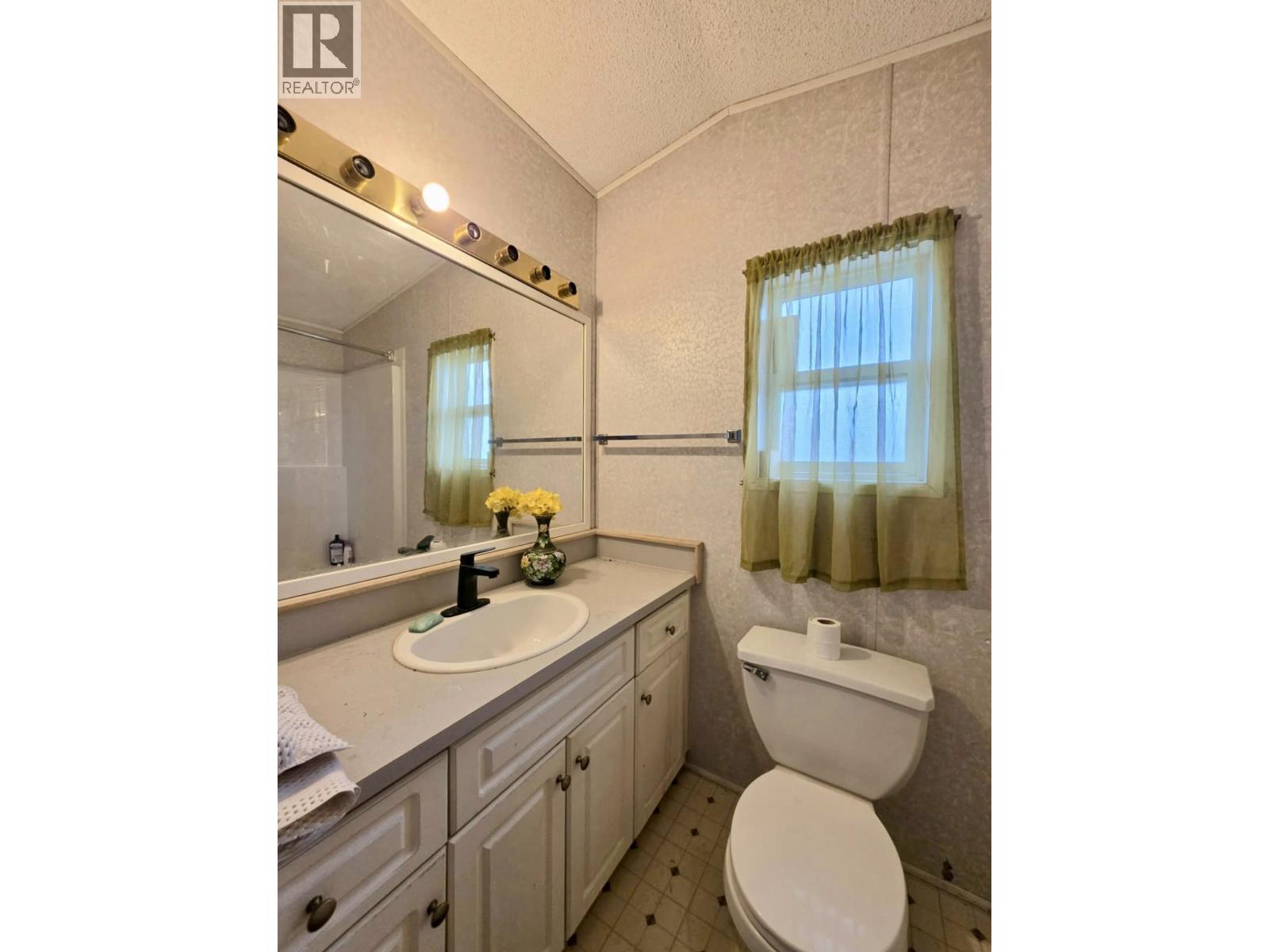4707 49 AVENUE - 9
