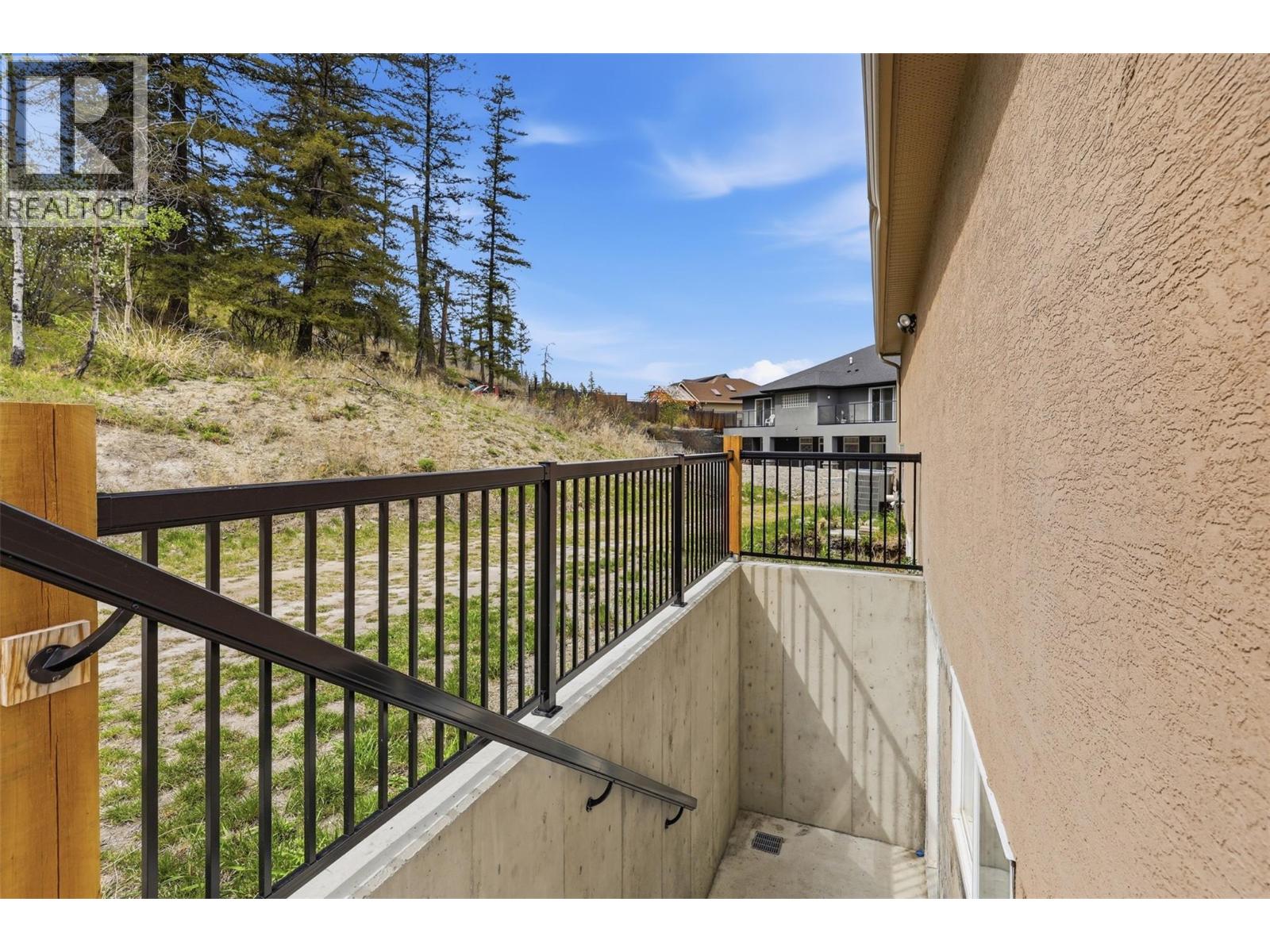 2001 HUGH ALLAN Drive - 69