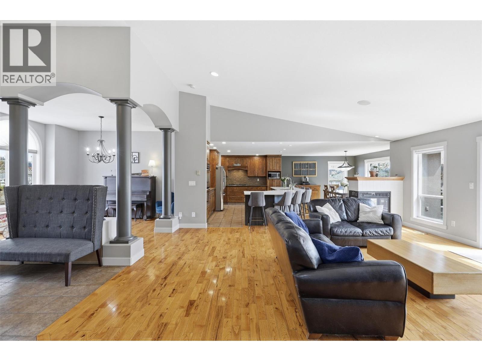 2001 HUGH ALLAN Drive - 7