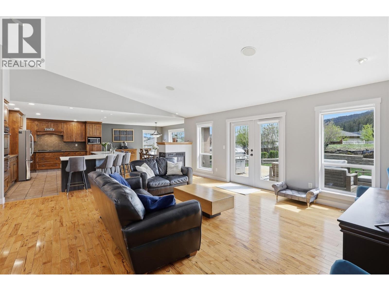 2001 HUGH ALLAN Drive - 8