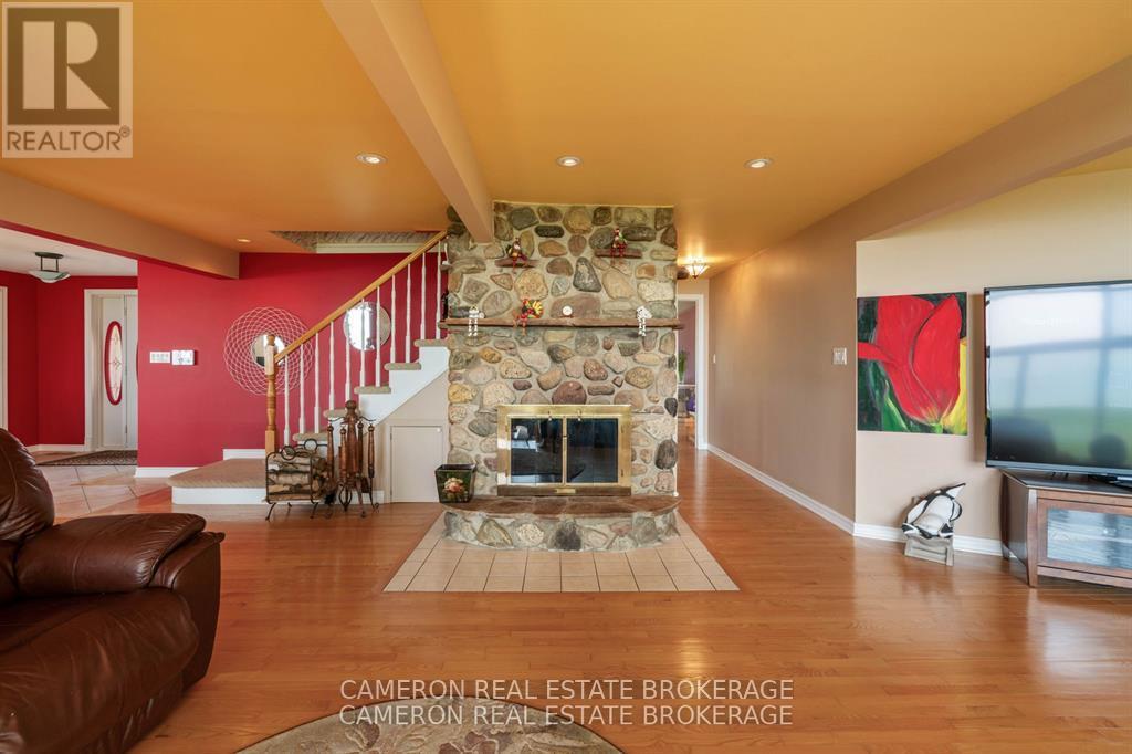 6239 59TH AVENUE - 21