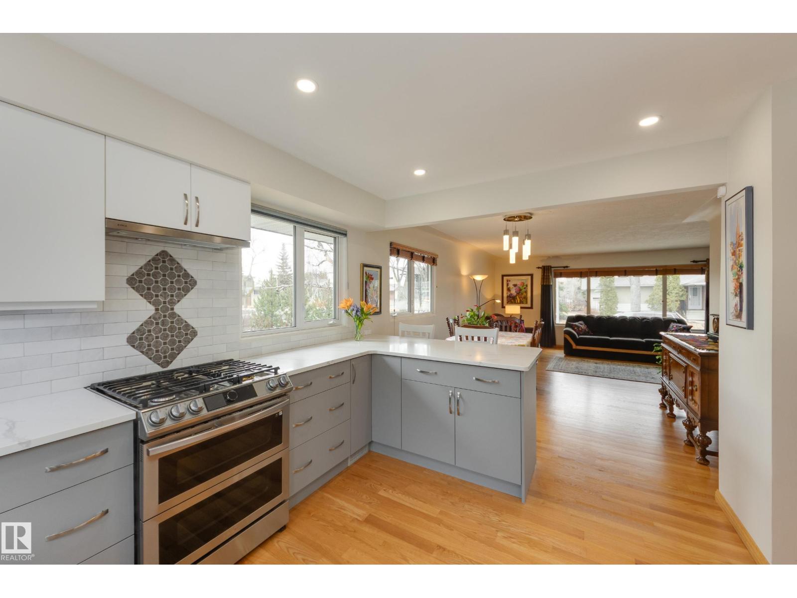 9503 77 ST NW, Edmonton