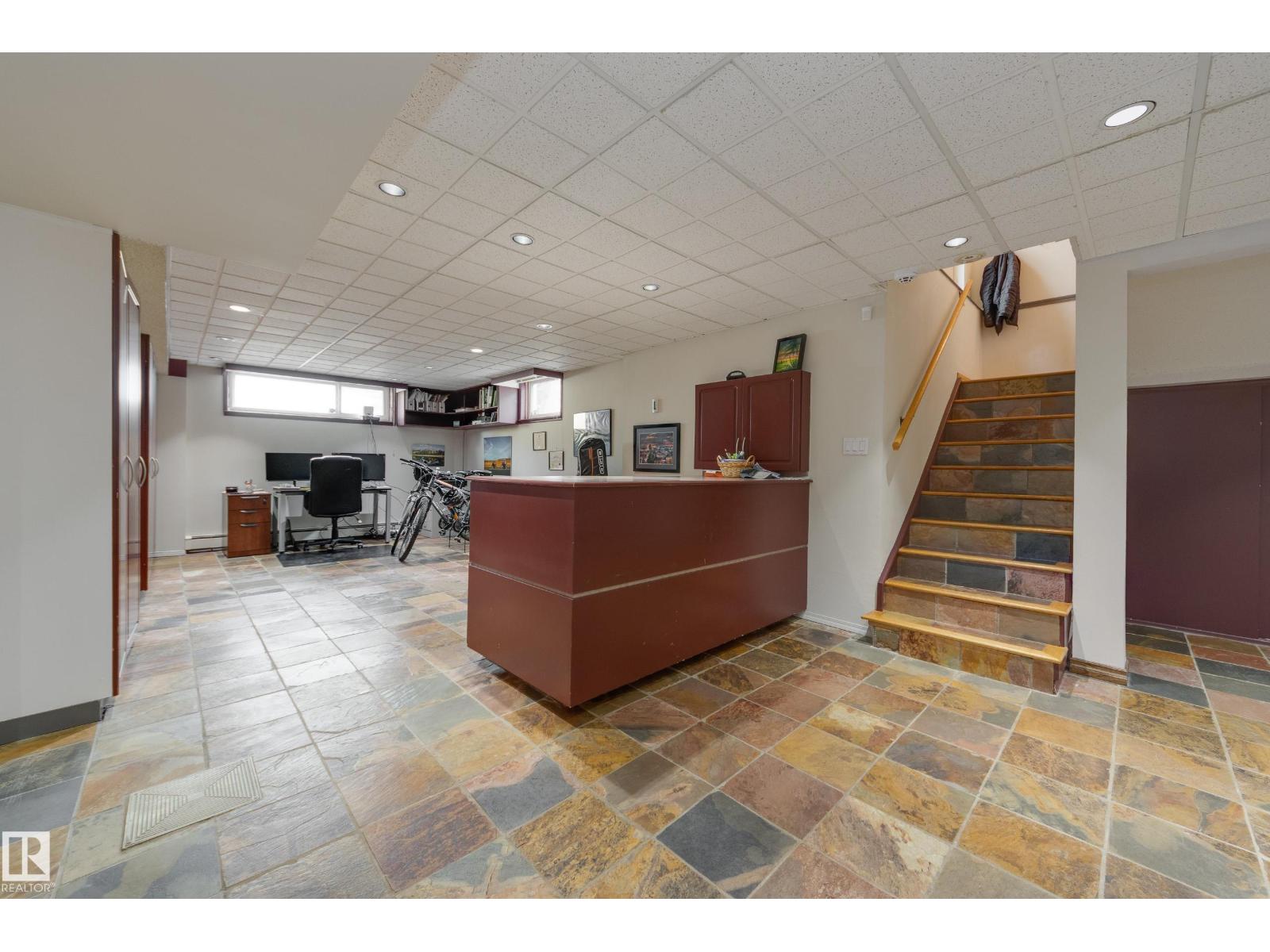 9503 77 ST NW, Edmonton