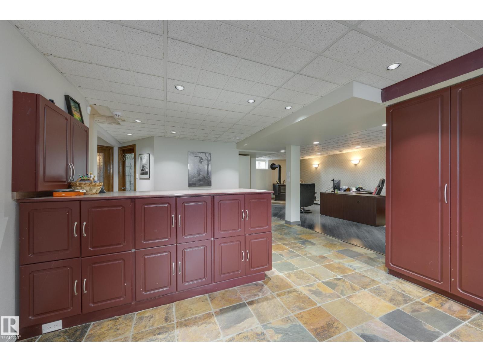 9503 77 ST NW, Edmonton