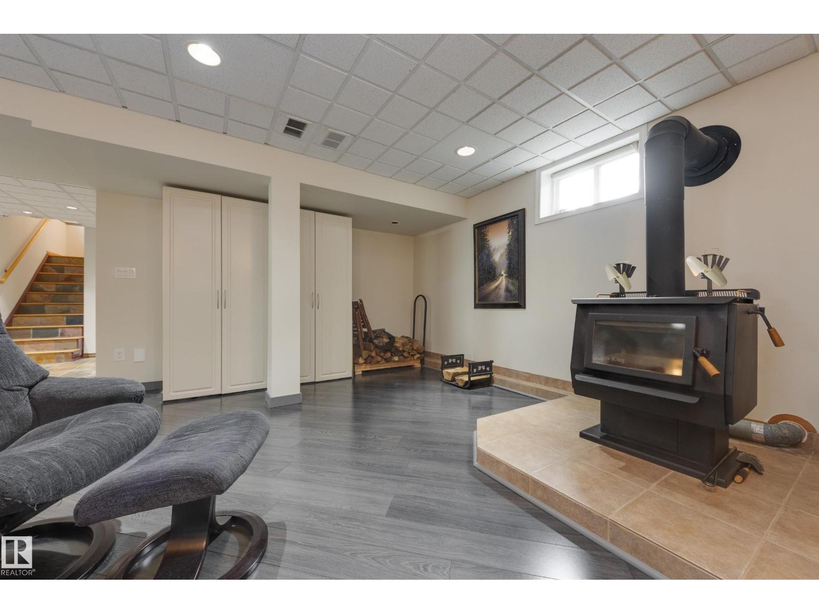 9503 77 ST NW, Edmonton