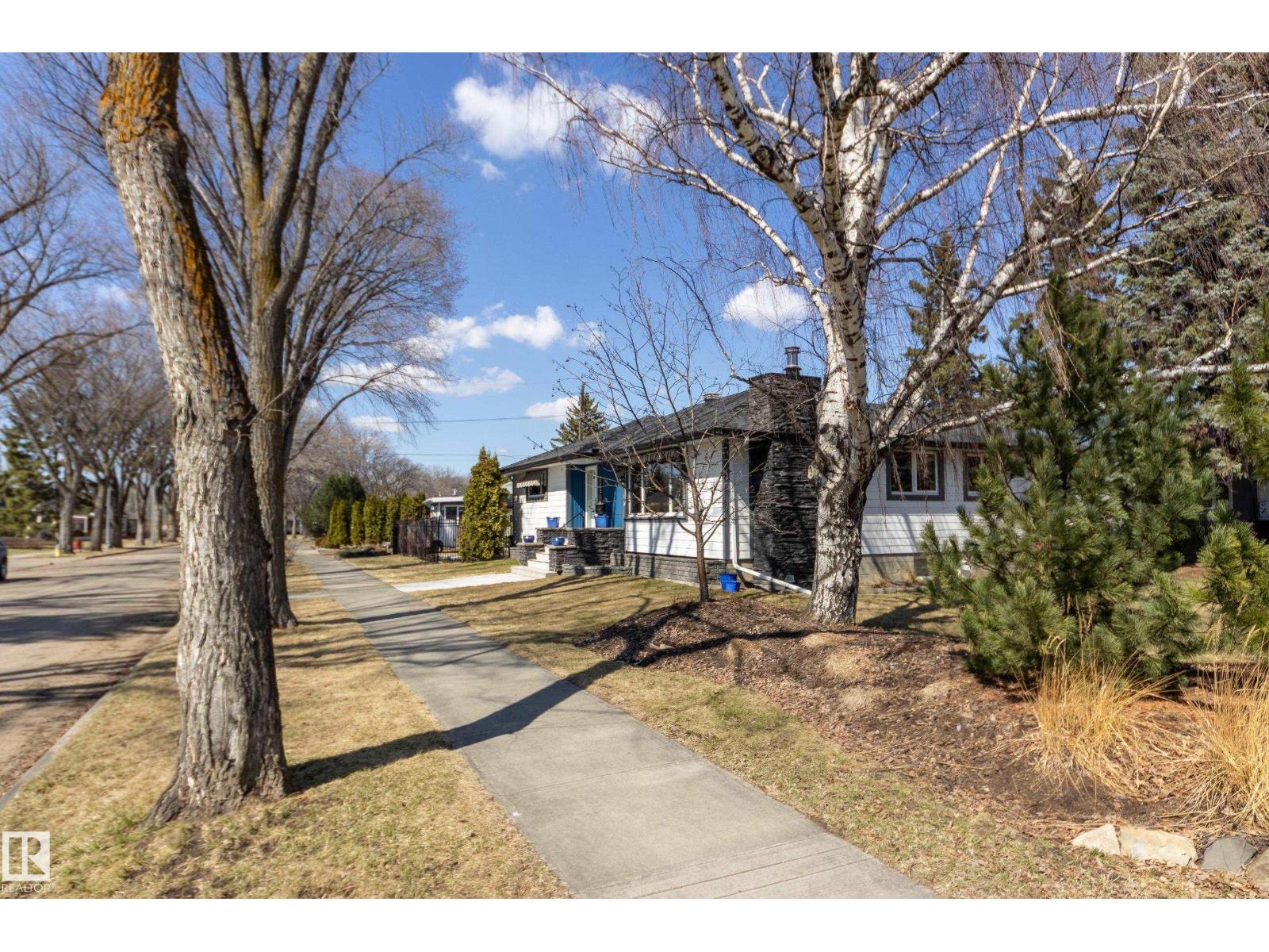 9503 77 ST NW, Edmonton