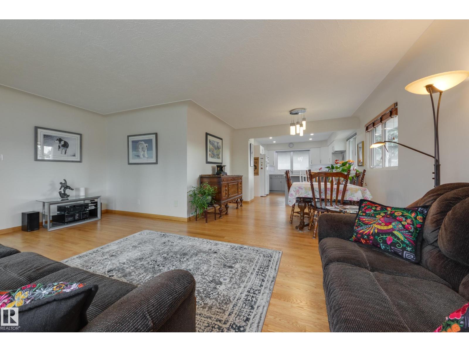 9503 77 ST NW, Edmonton