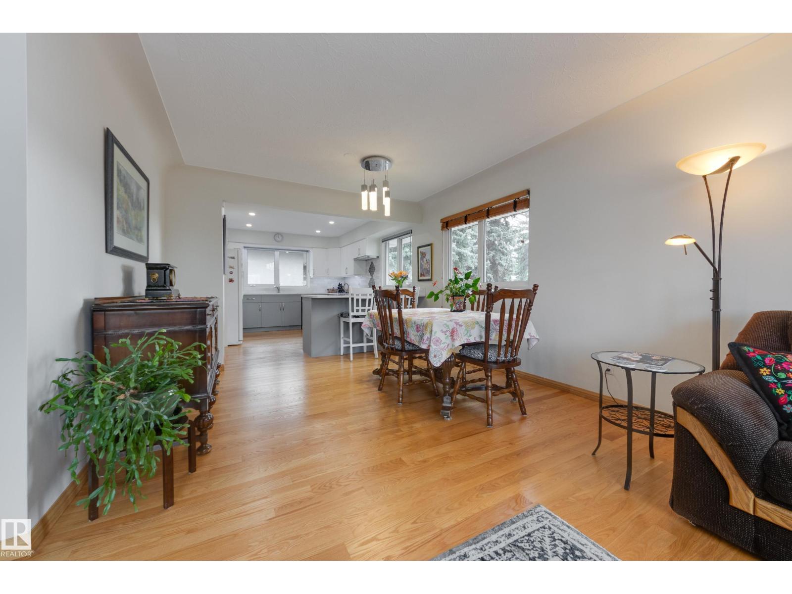 9503 77 ST NW, Edmonton