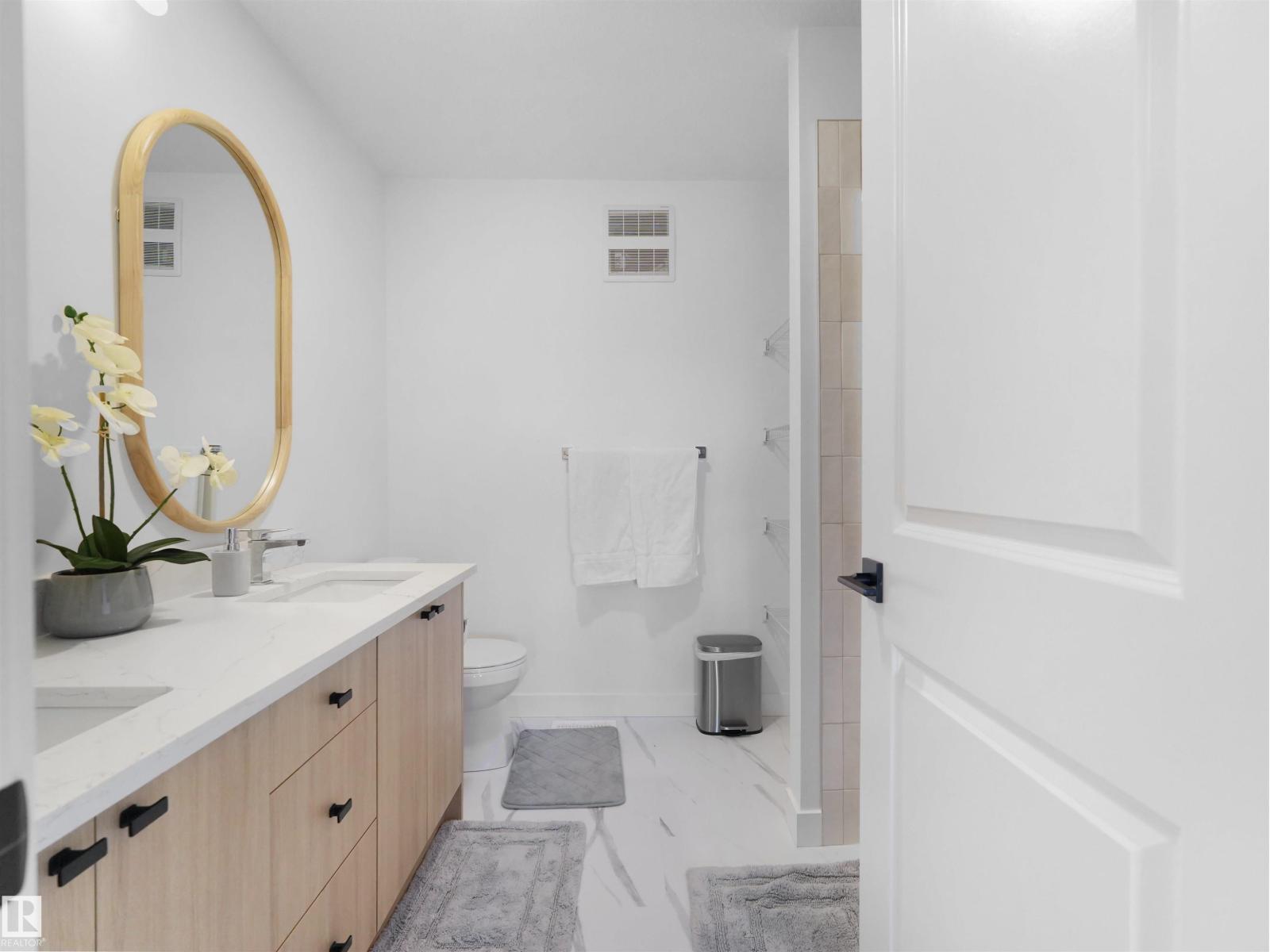 16252 19 AV SW, Edmonton