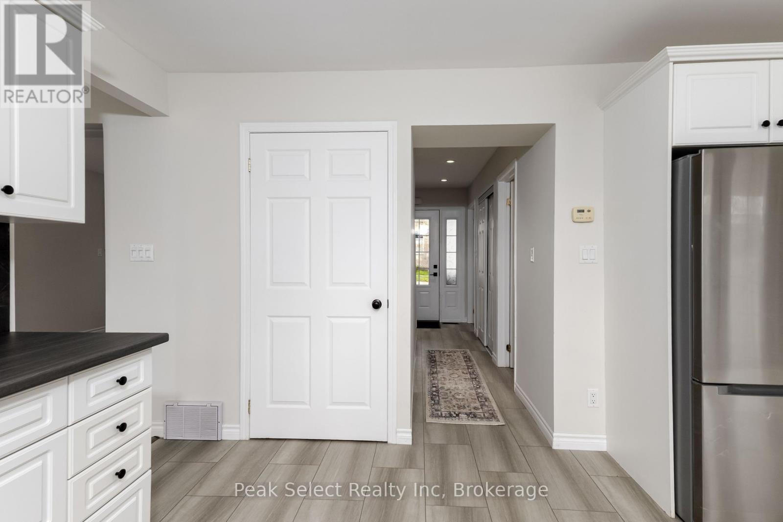 202 QUEEN STREET W - 10