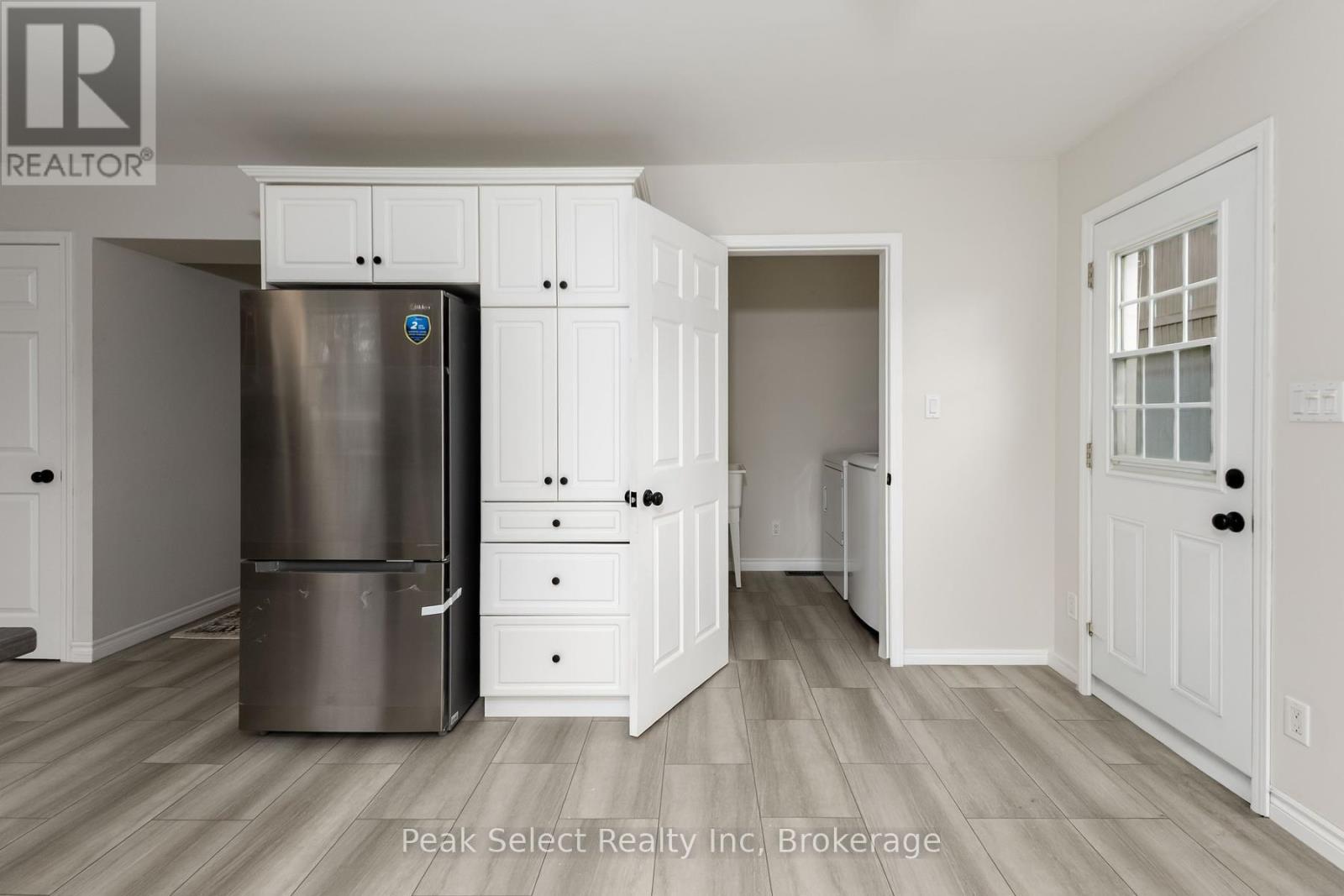 202 QUEEN STREET W - 11