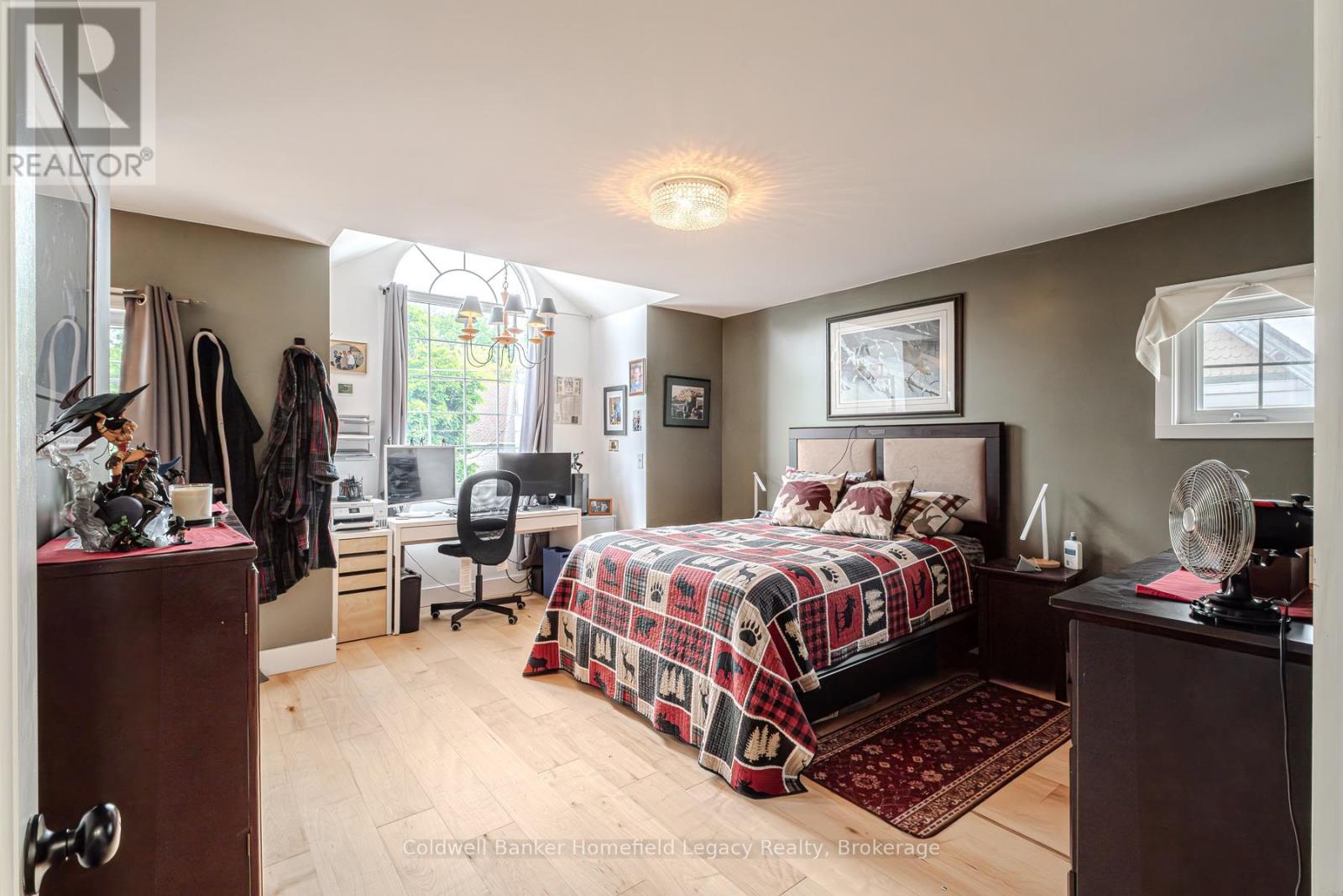255 WATER STREET S - 10