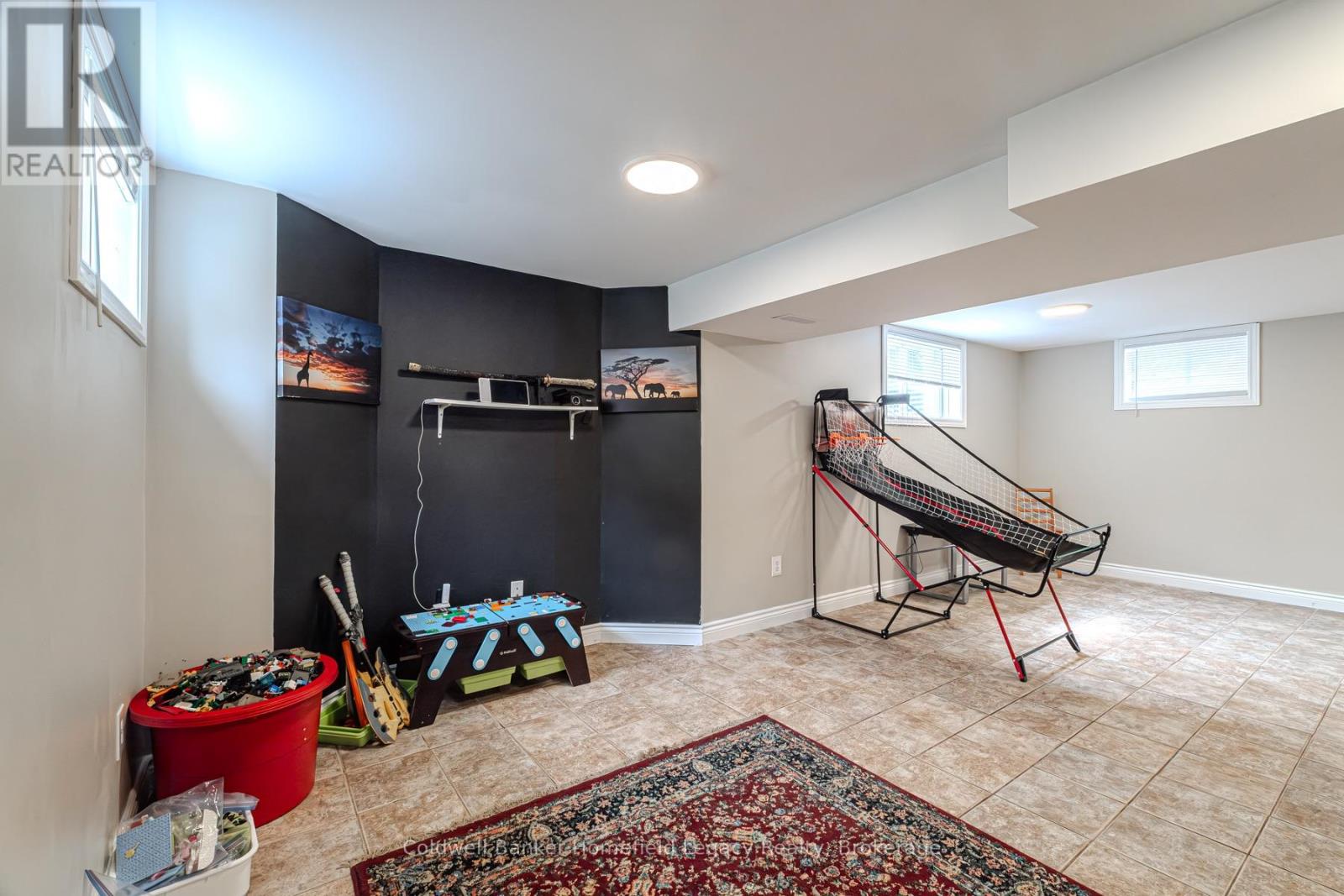 255 WATER STREET S - 20