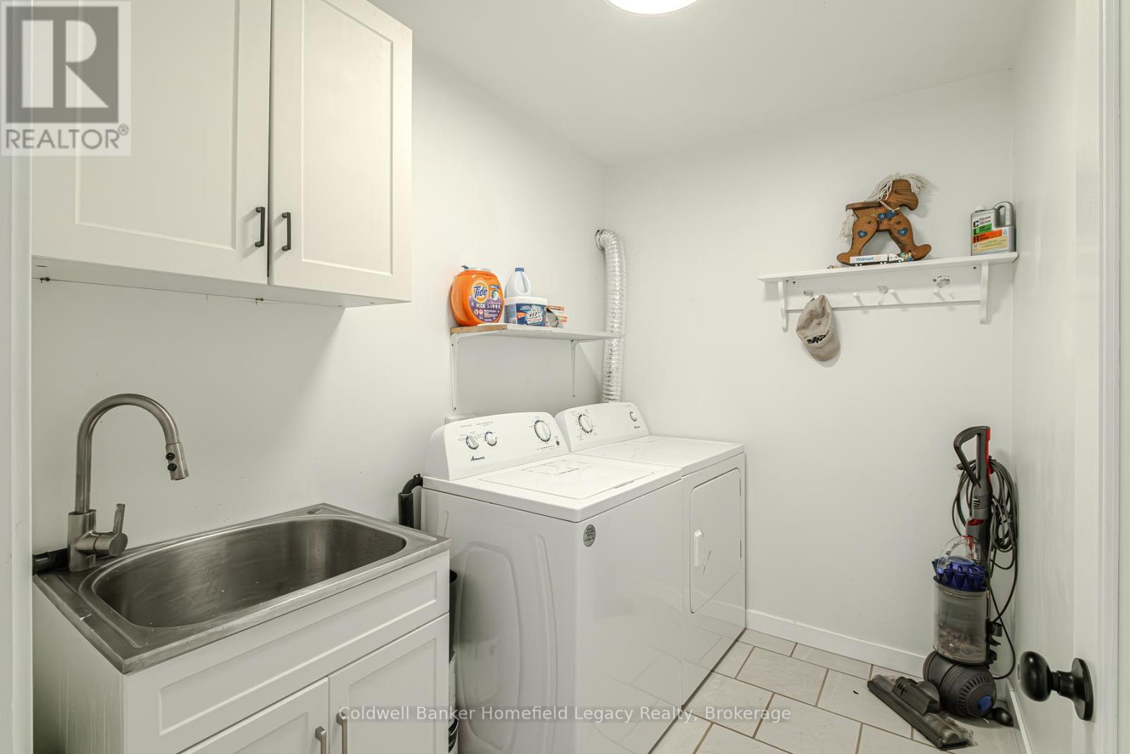 255 WATER STREET S - 22
