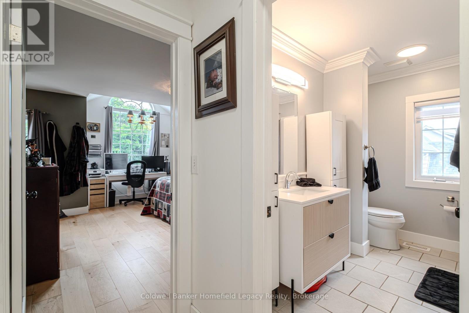 255 WATER STREET S - 27