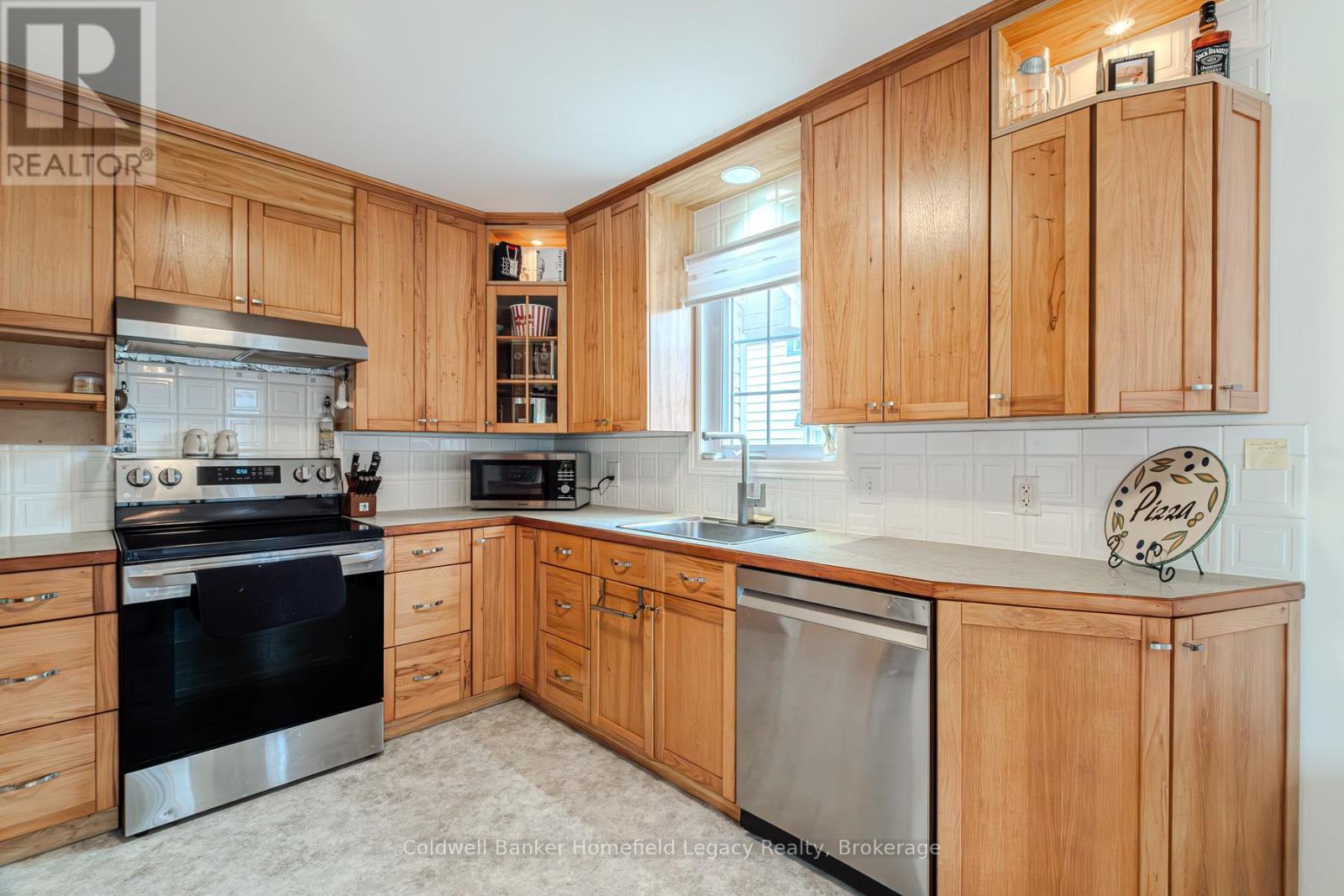 255 WATER STREET S - 31