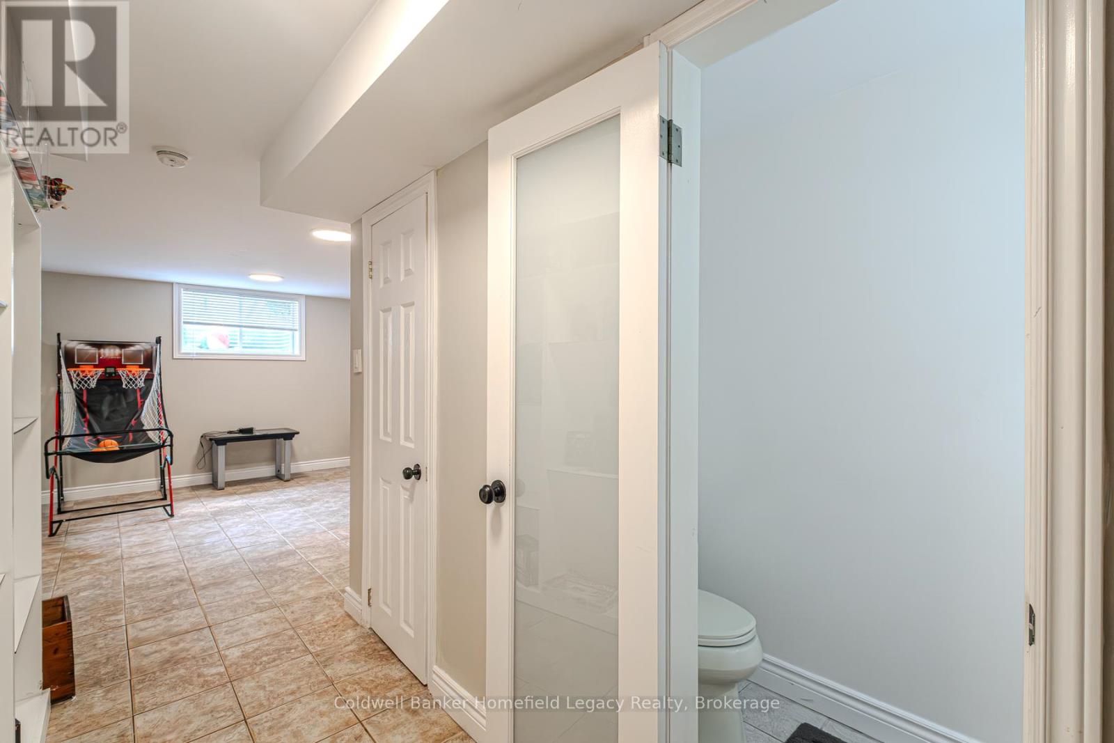 255 WATER STREET S - 35