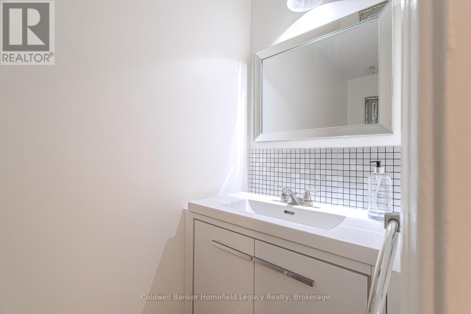 255 WATER STREET S - 36