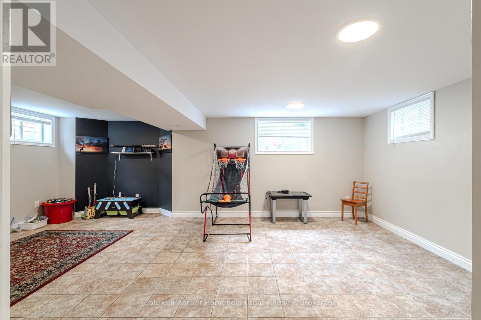 255 WATER STREET S - 38