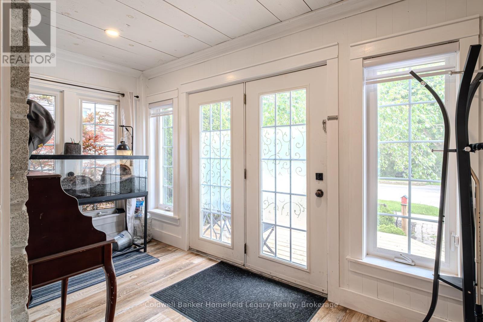 255 WATER STREET S - 39