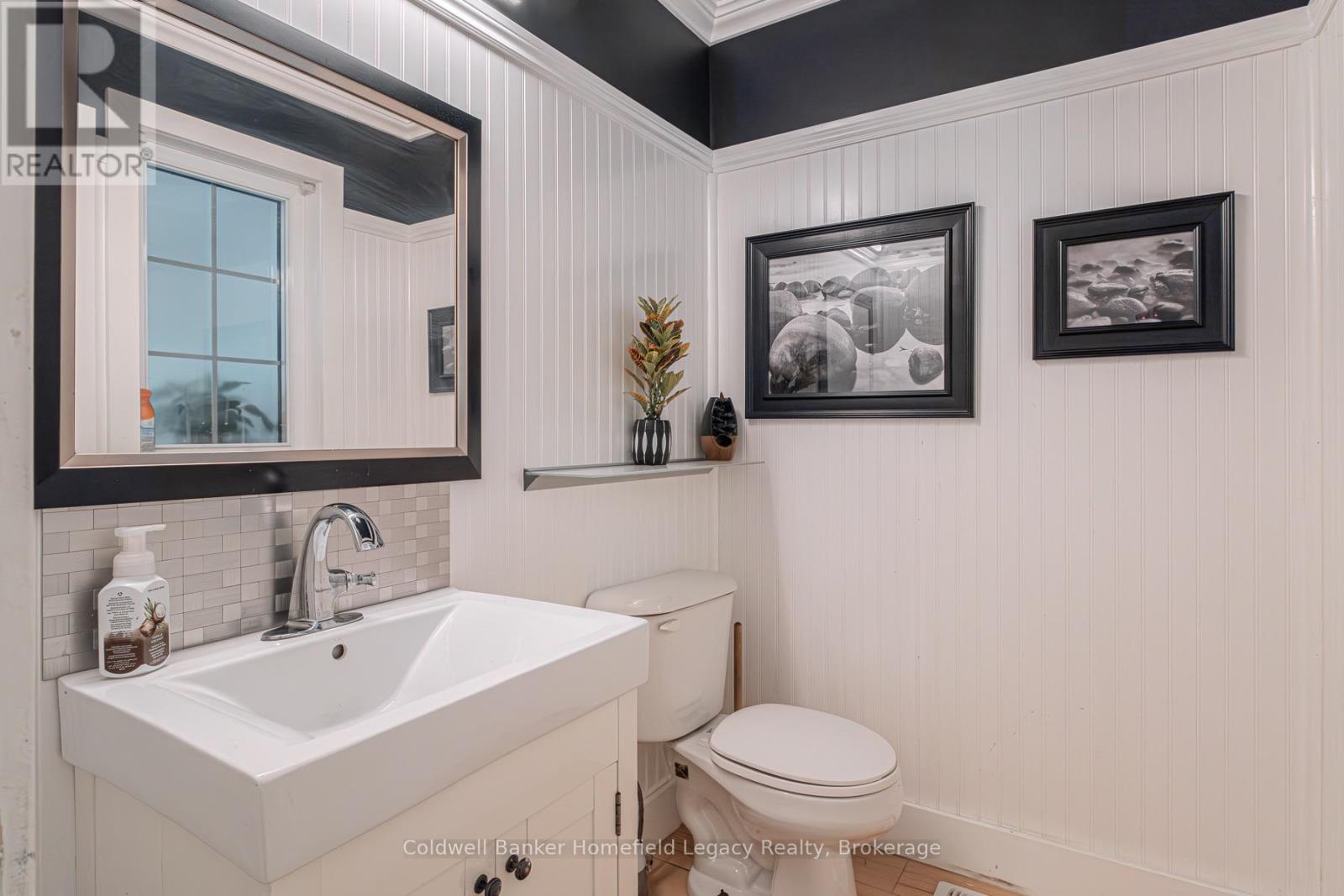 255 WATER STREET S - 42