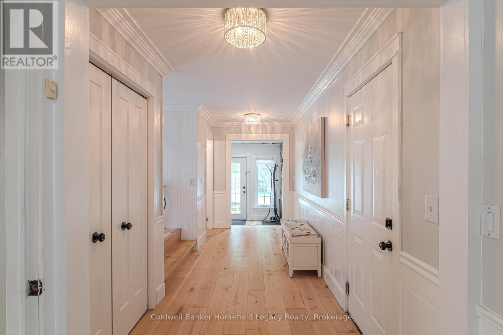 255 WATER STREET S - 44