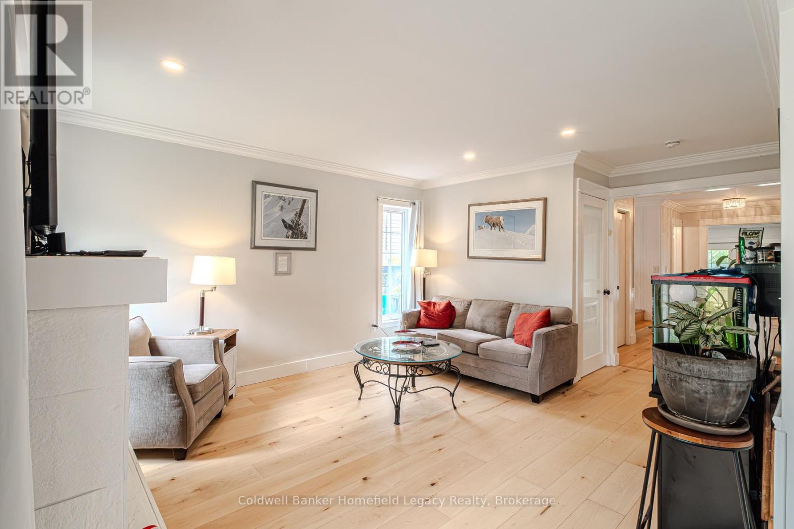 255 WATER STREET S - 48