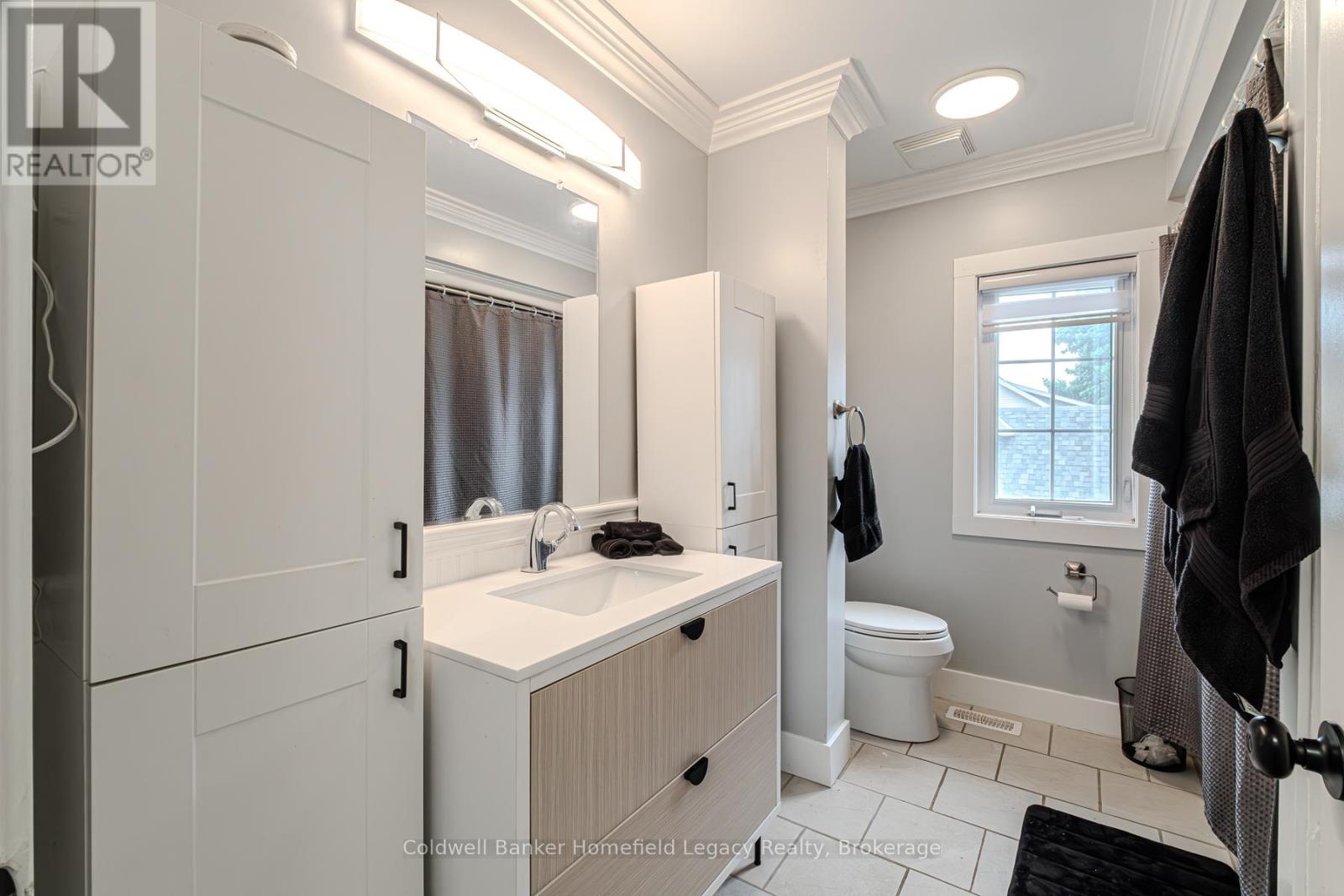 255 WATER STREET S - 8