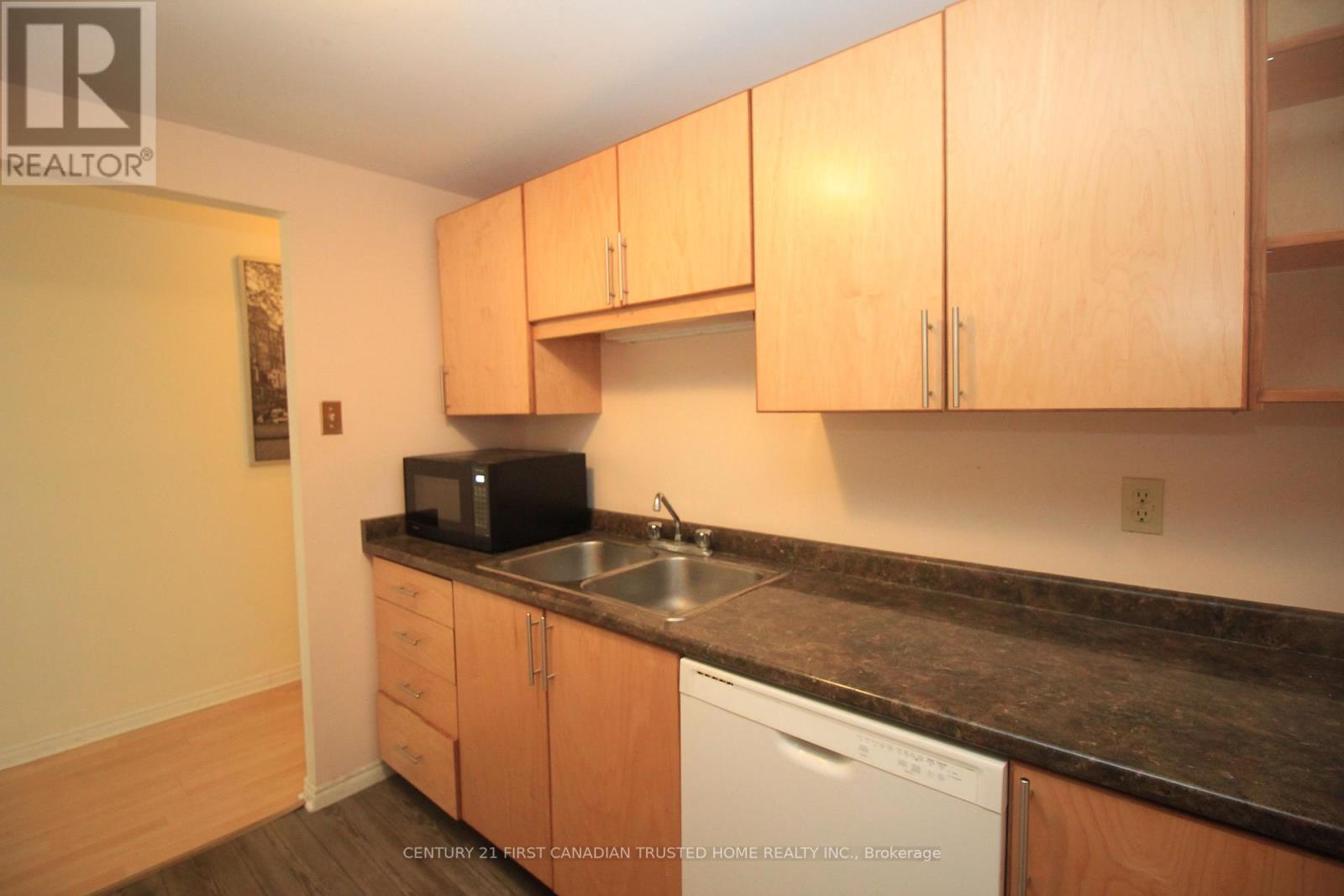 #305 155 KENT STREET - 12