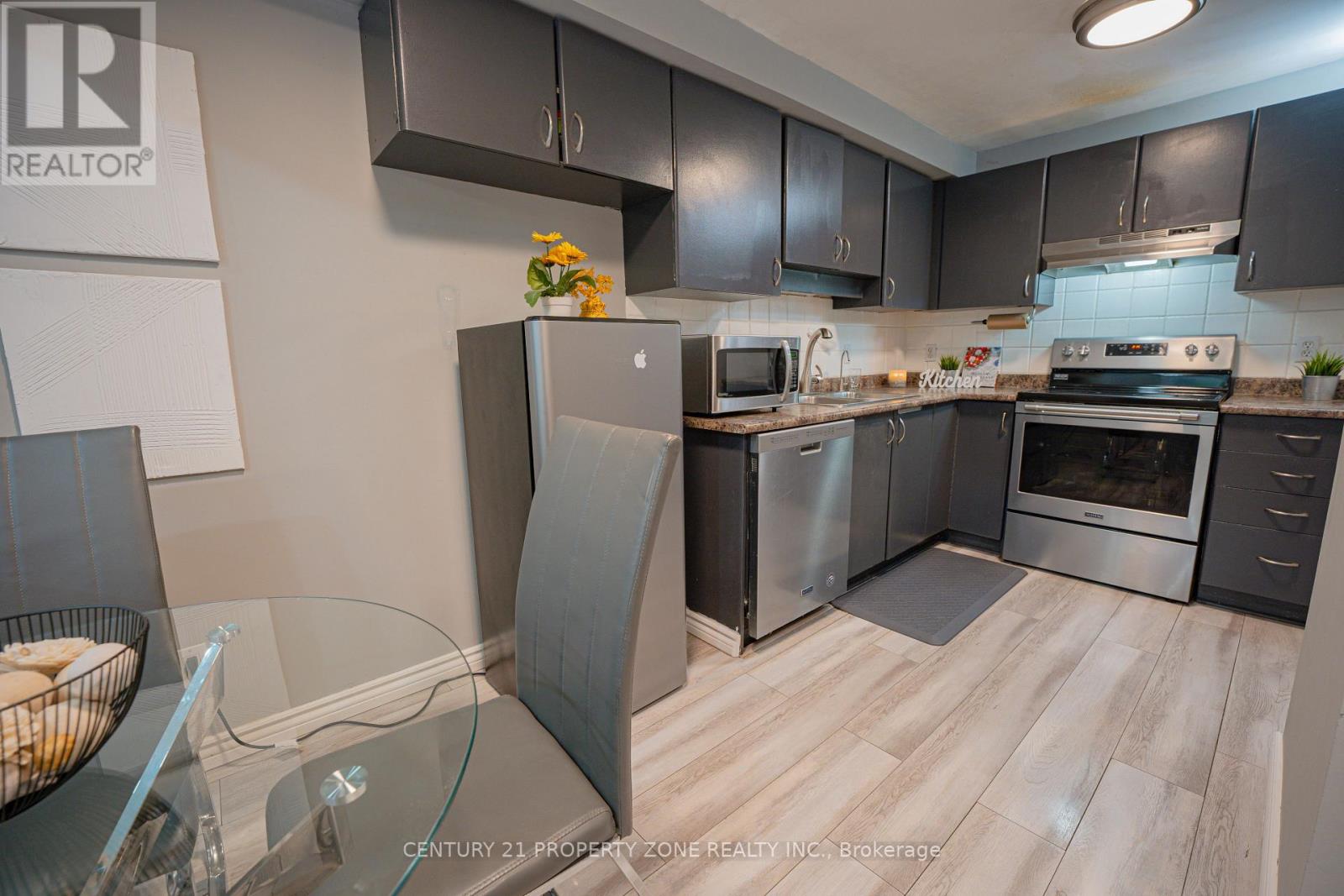 92 HIGHLAND CRESCENT - 7