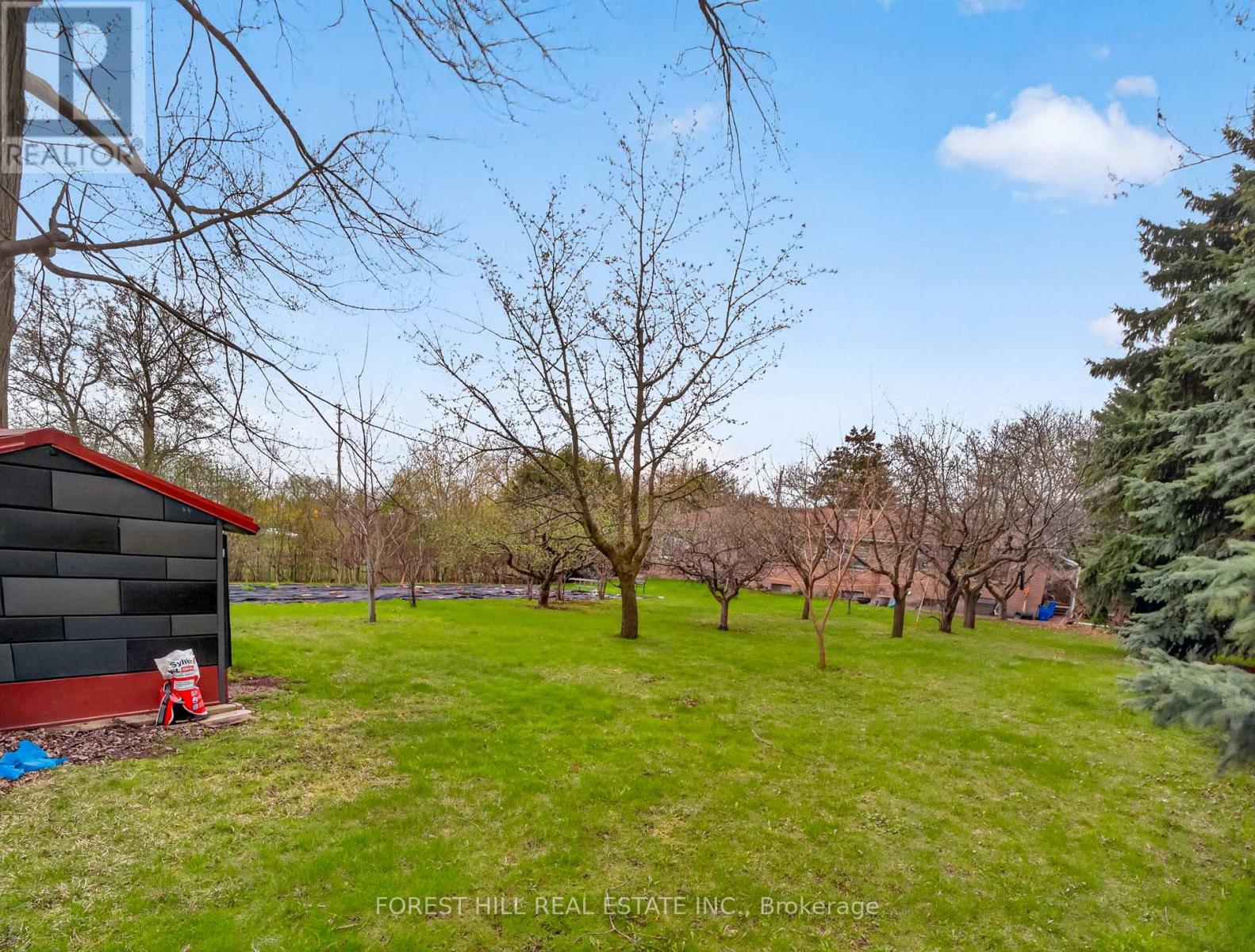 27 VAUGHAN BOULEVARD - 12