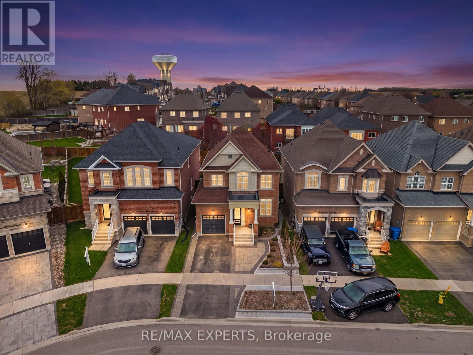22 MANOR GLEN CRESCENT - 2