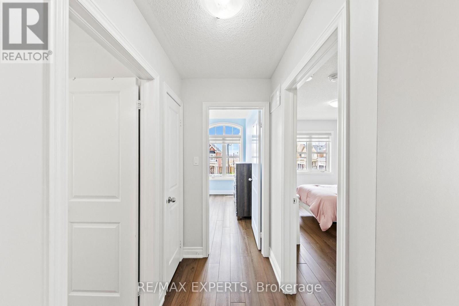 22 MANOR GLEN CRESCENT - 20