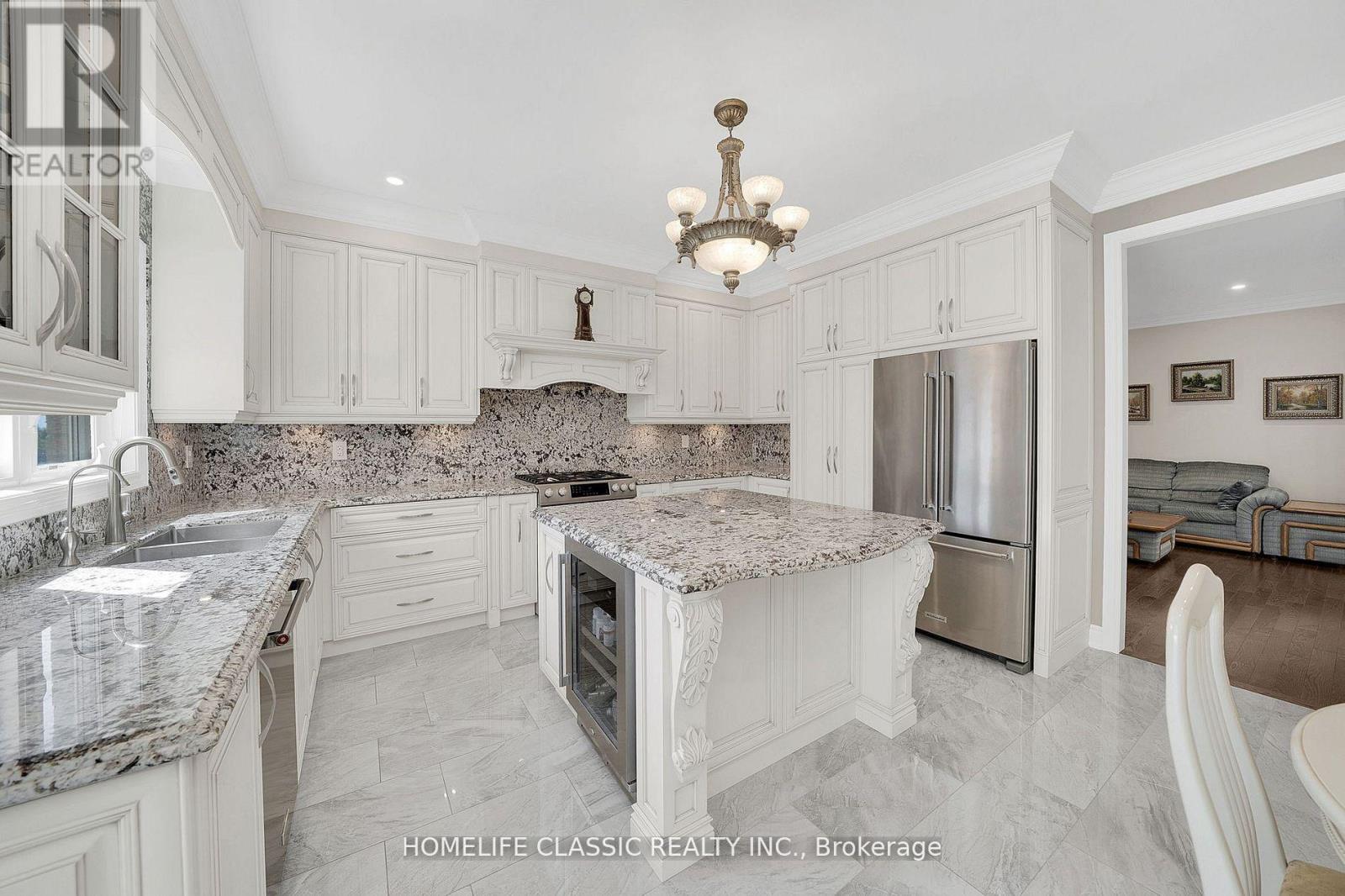 105 MCKENZIE WAY - 11